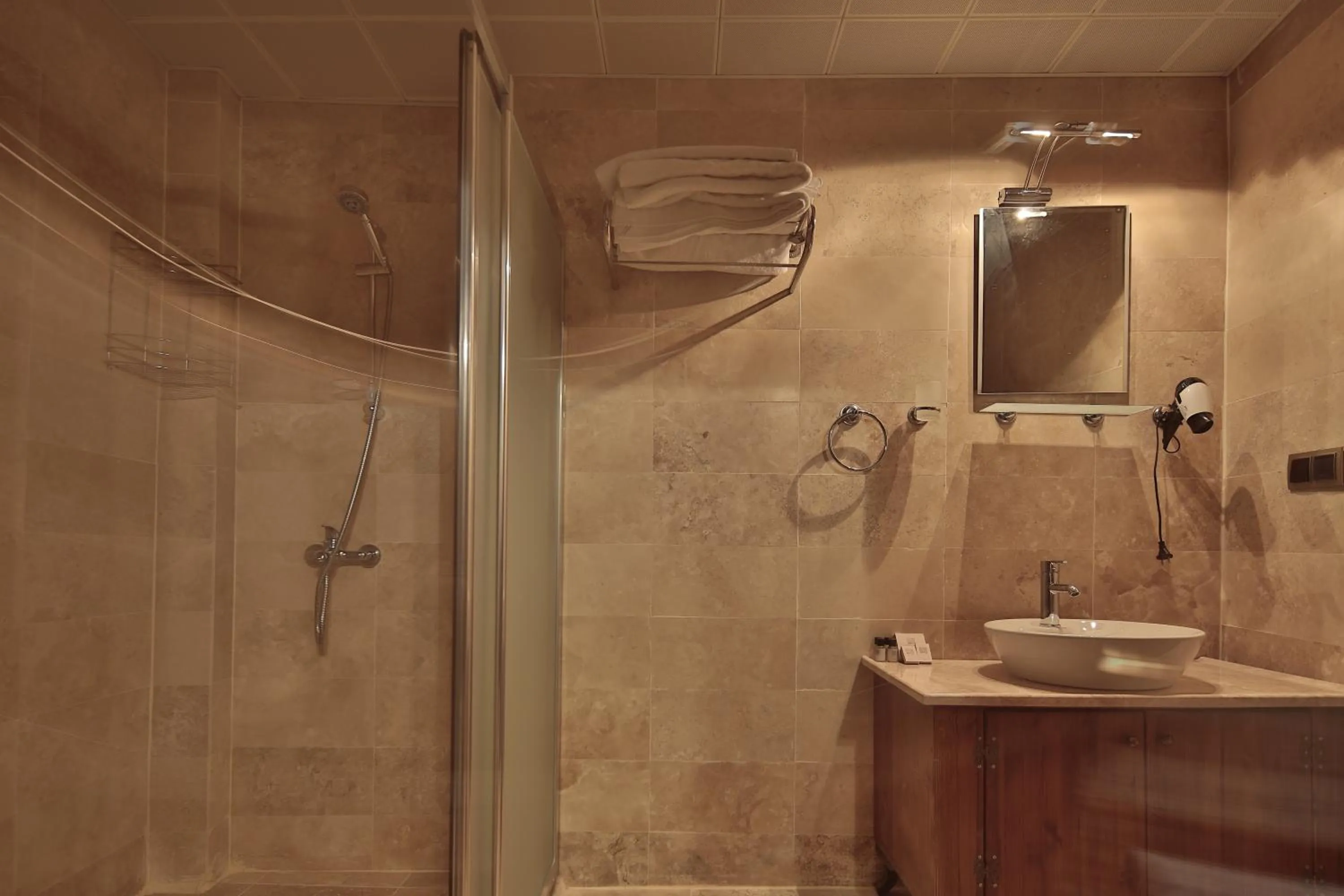 Shower in Guzide Cave Hotel