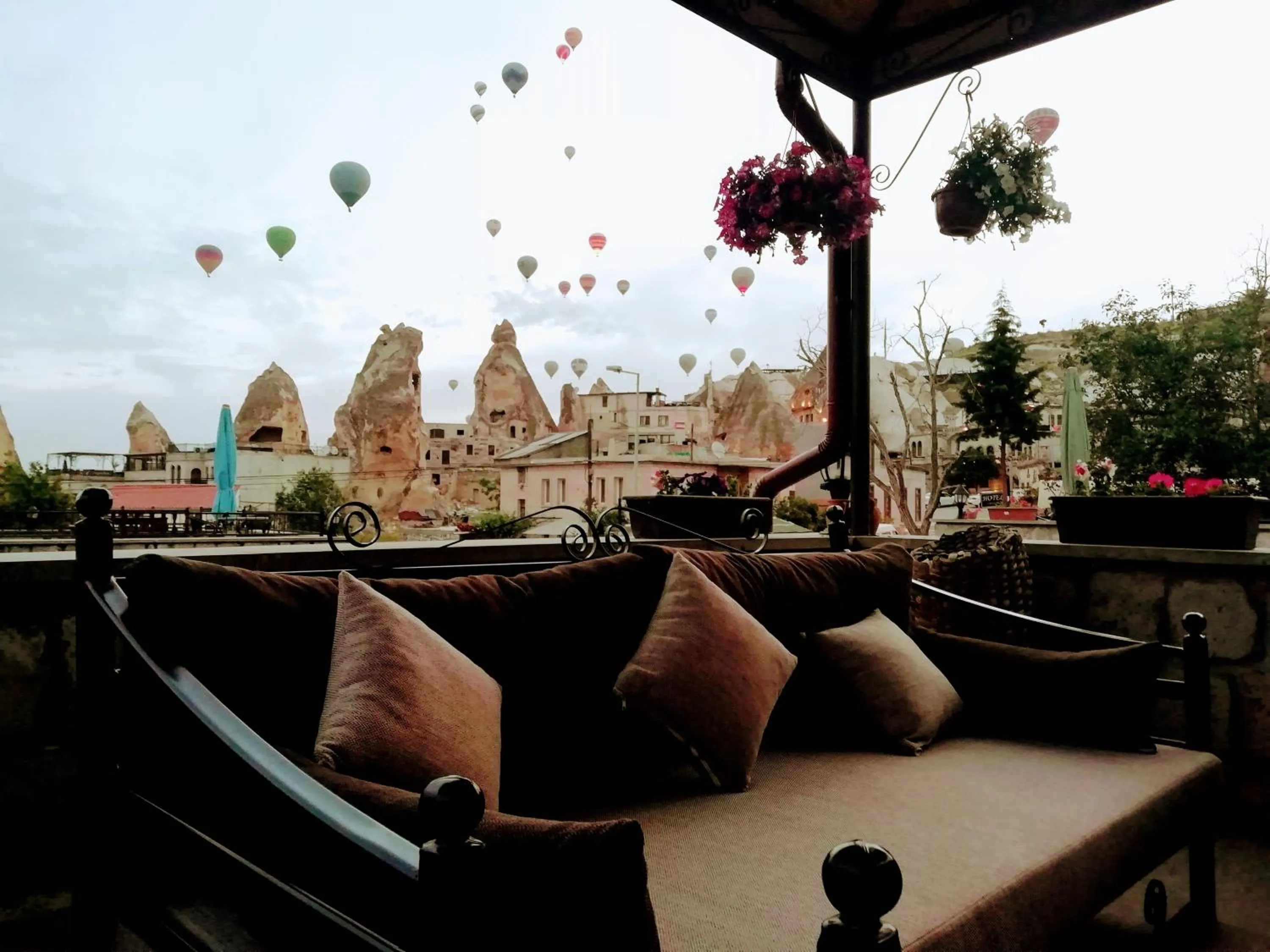 Patio in Guzide Cave Hotel