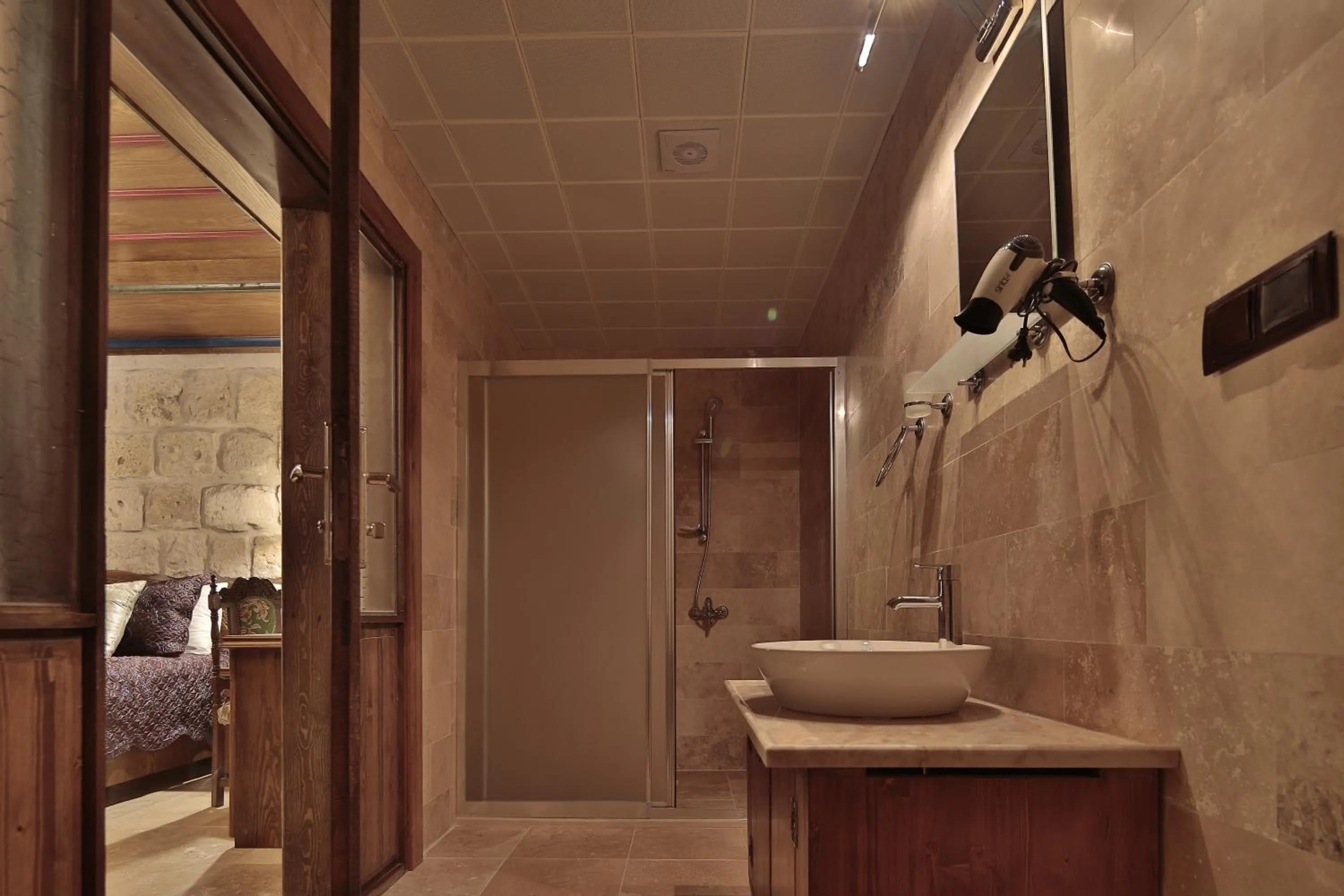 Shower in Guzide Cave Hotel