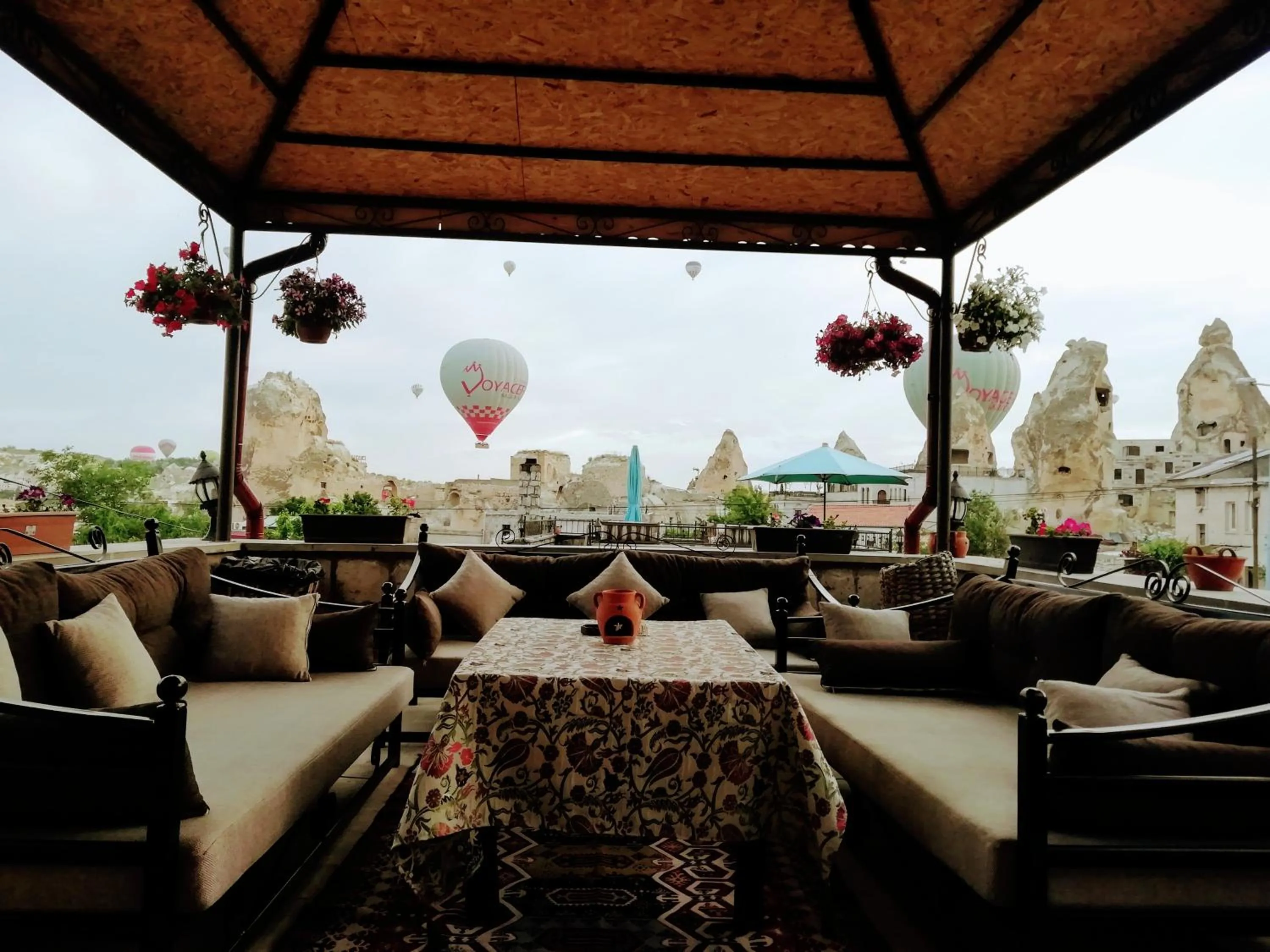 Patio in Guzide Cave Hotel
