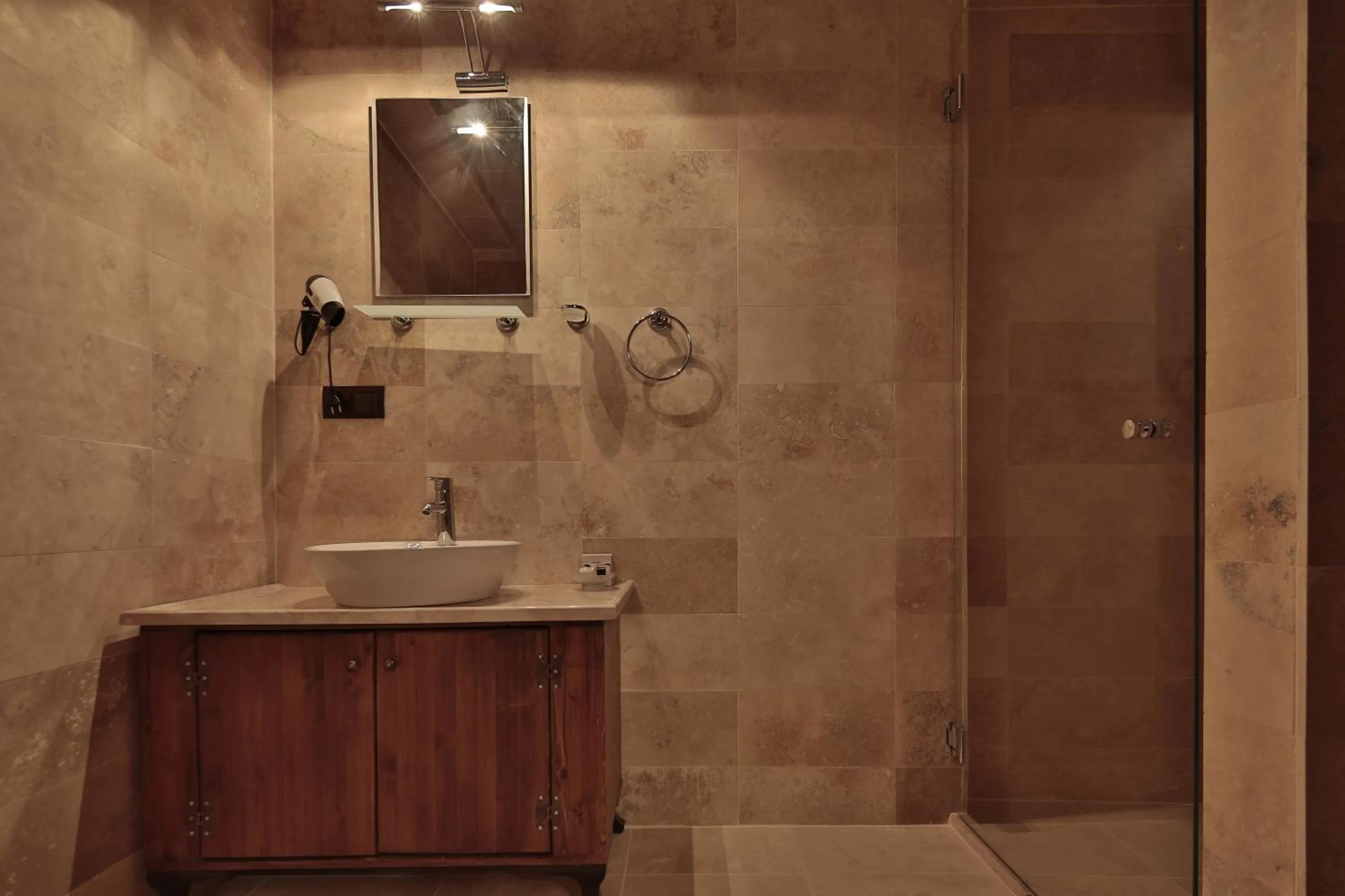 Shower in Guzide Cave Hotel