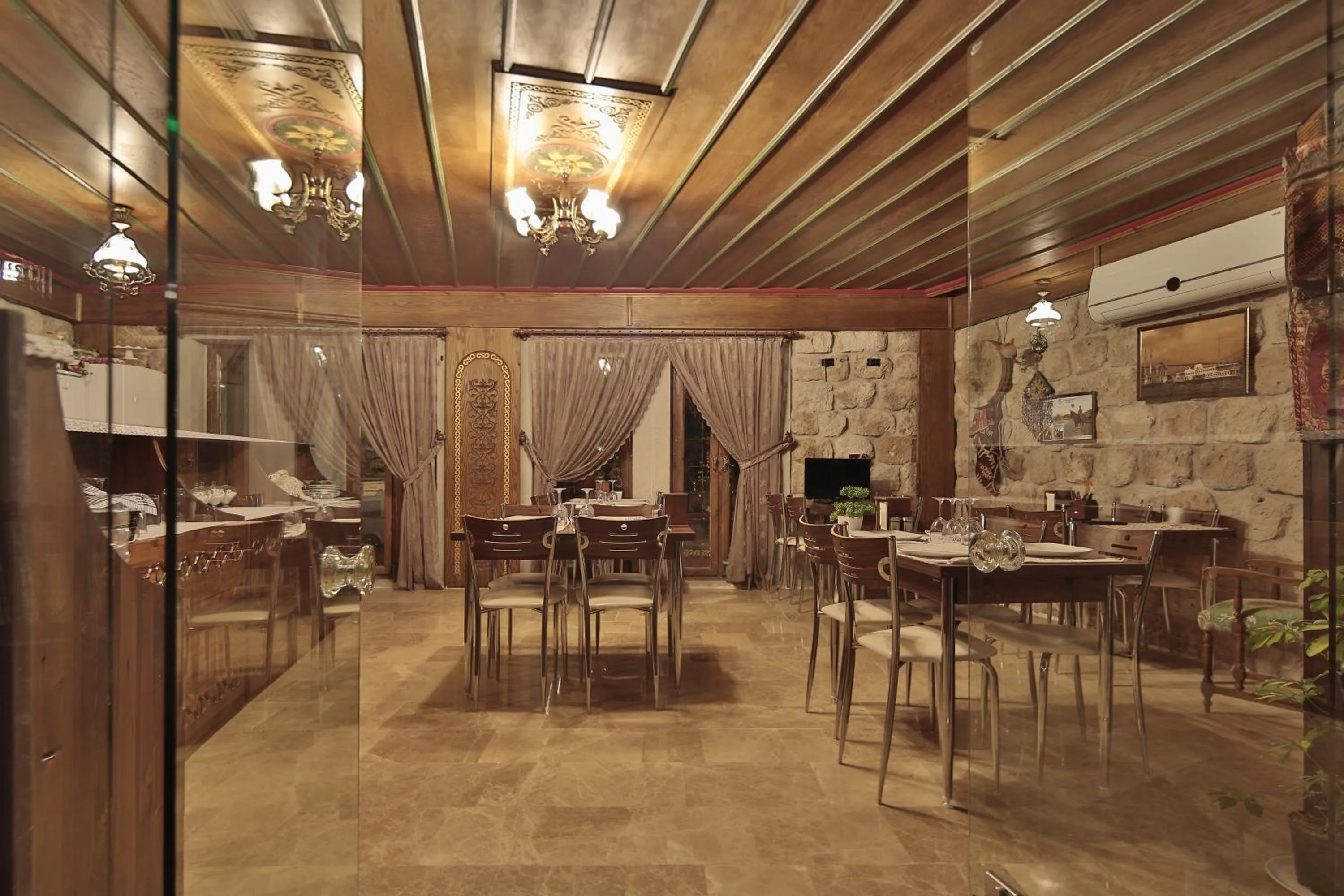 Restaurant/places to eat in Guzide Cave Hotel