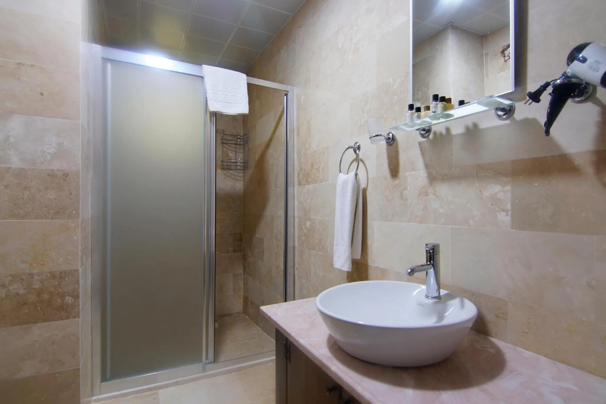 Shower in Guzide Cave Hotel