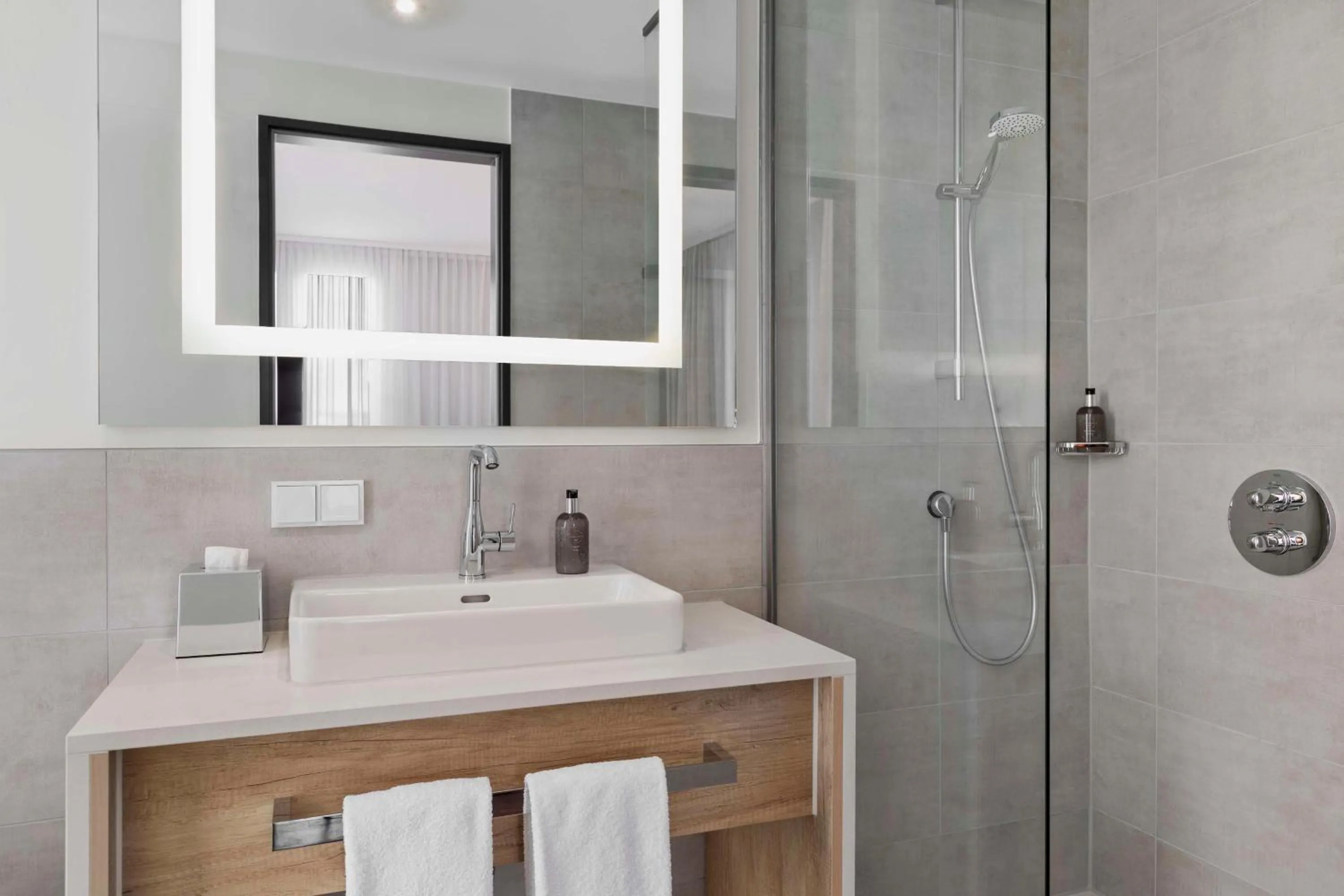 Bathroom in Stellaris Apartment Hotel