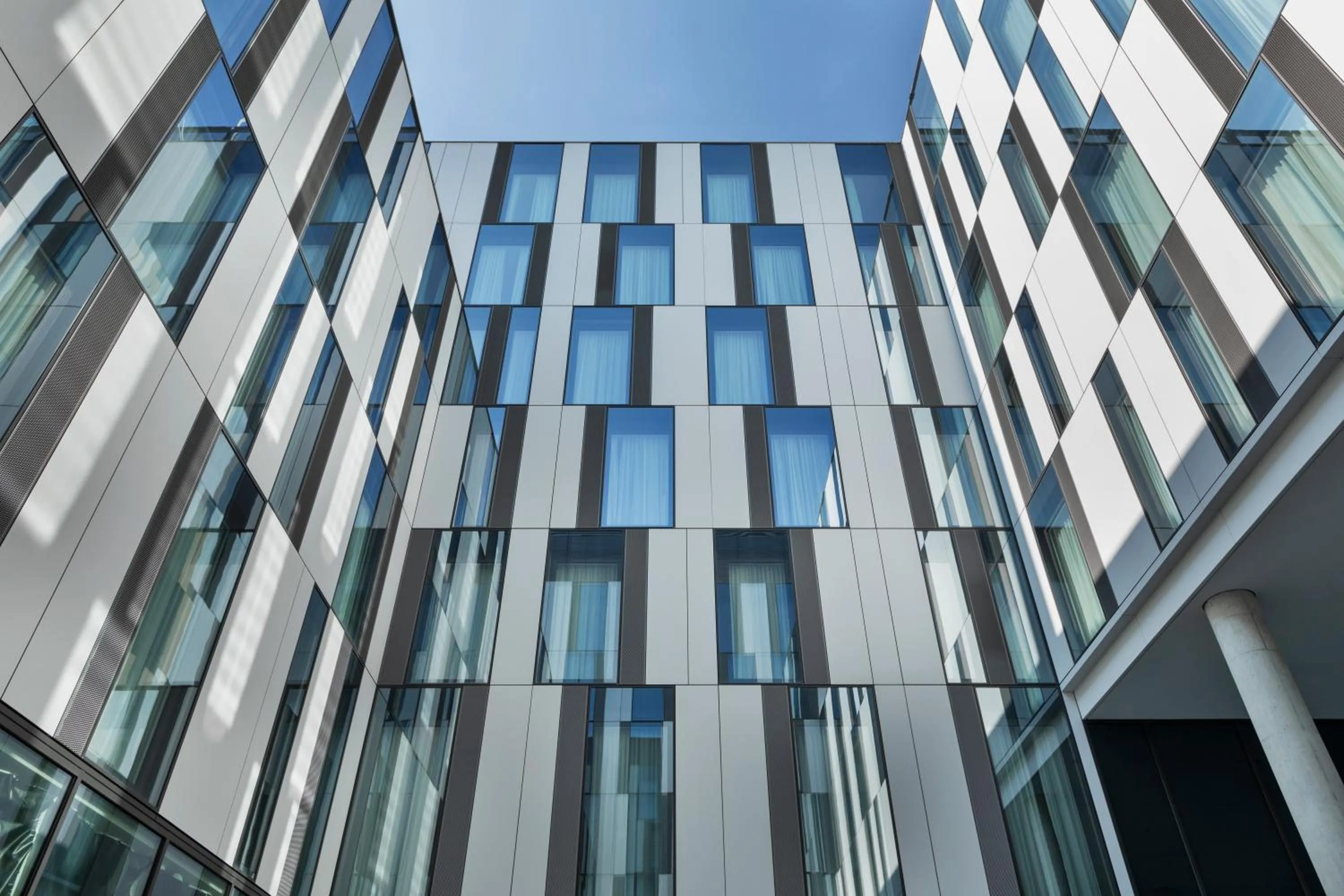 Property building in Stellaris Apartment Hotel