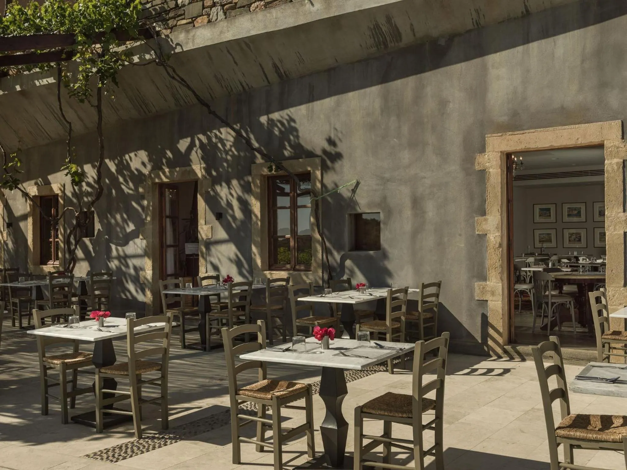 Buffet breakfast in Kinsterna Hotel