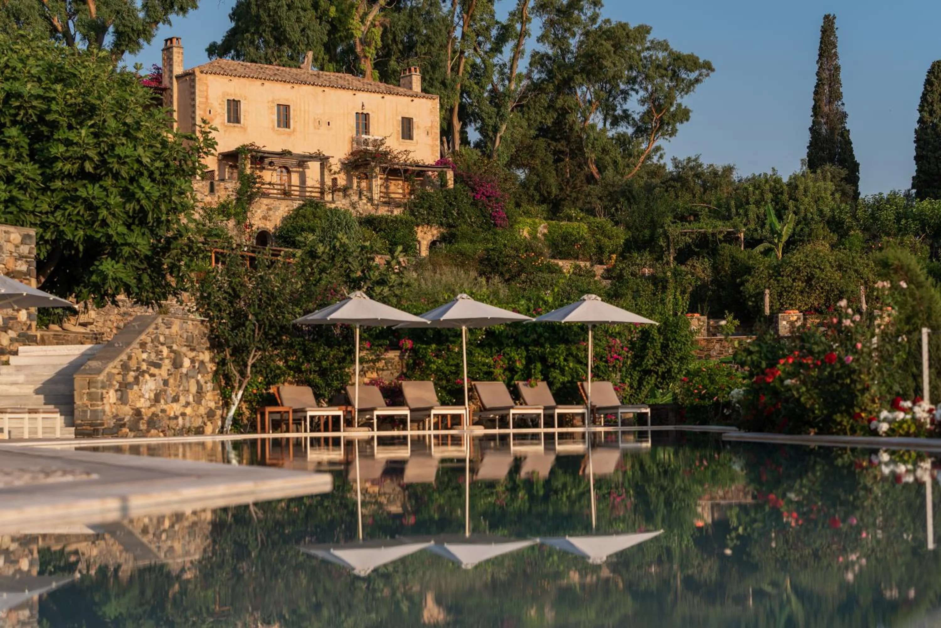 Swimming pool in Kinsterna Hotel