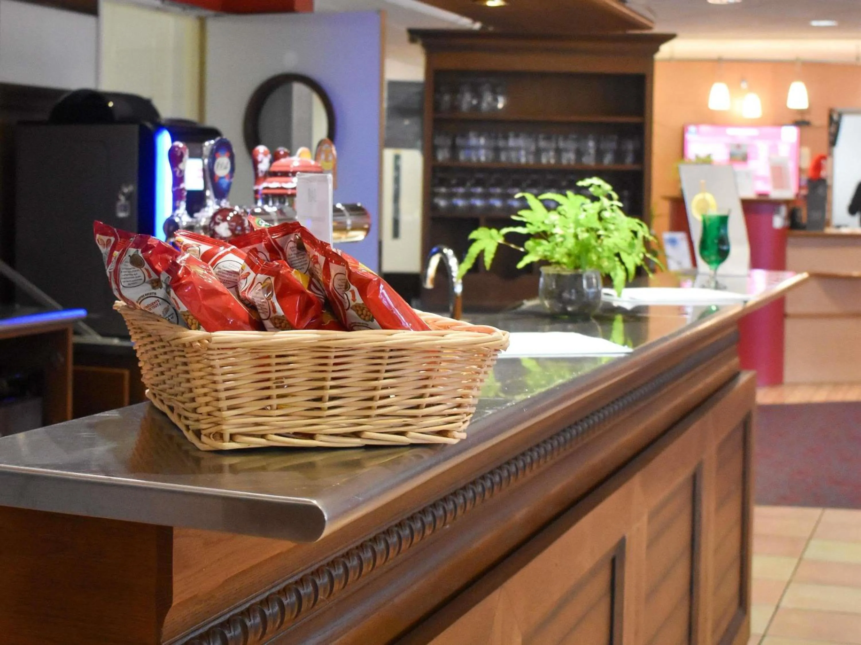 Lounge or bar in ibis Albert Pays de Somme