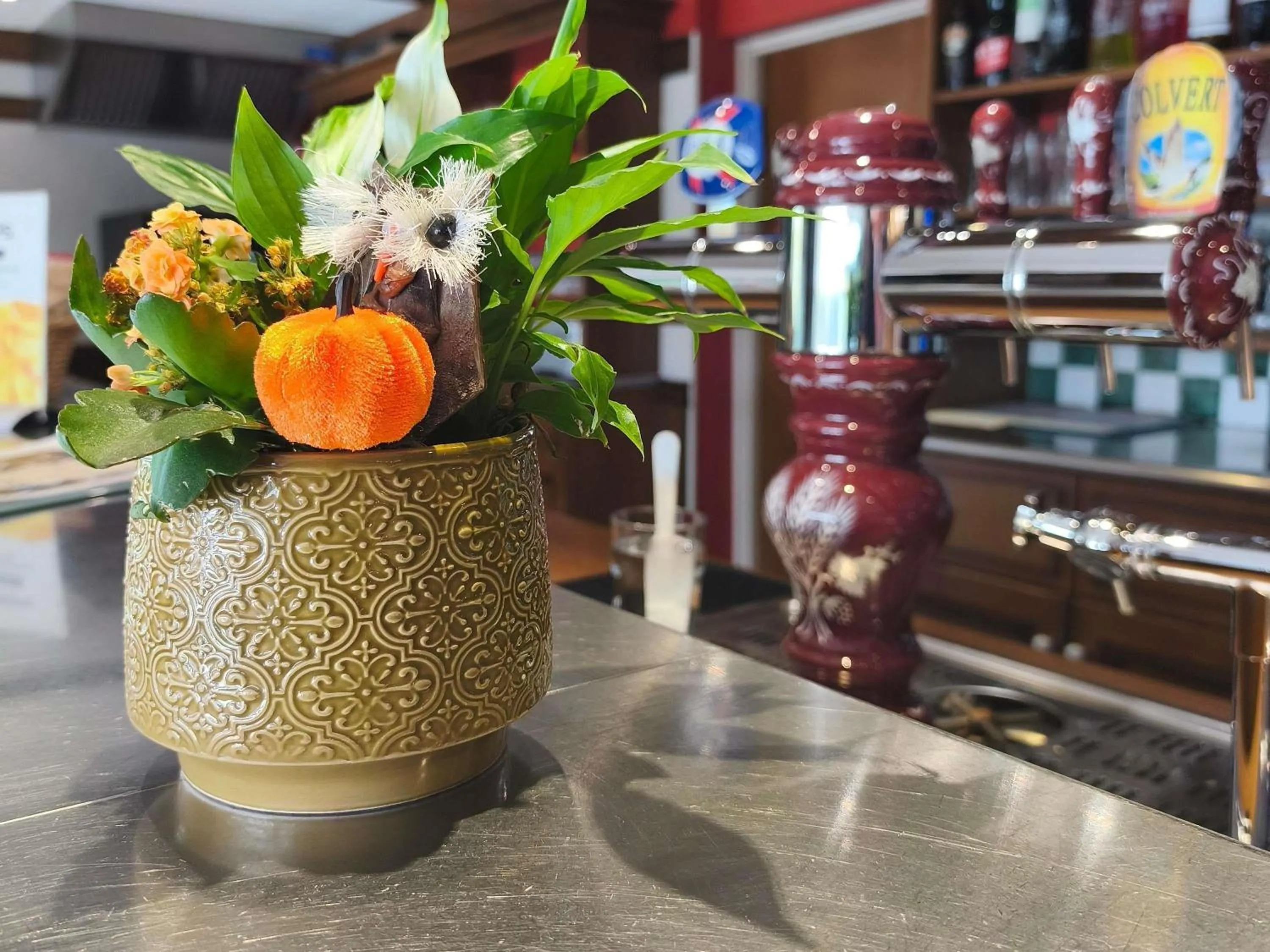 Lounge or bar in ibis Albert Pays de Somme