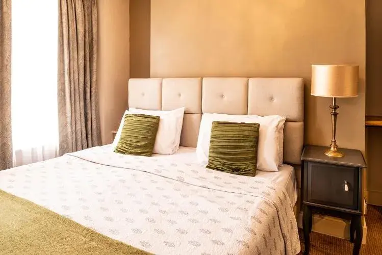 Bed in Fielding Hotel Bed in Fielding Hotel