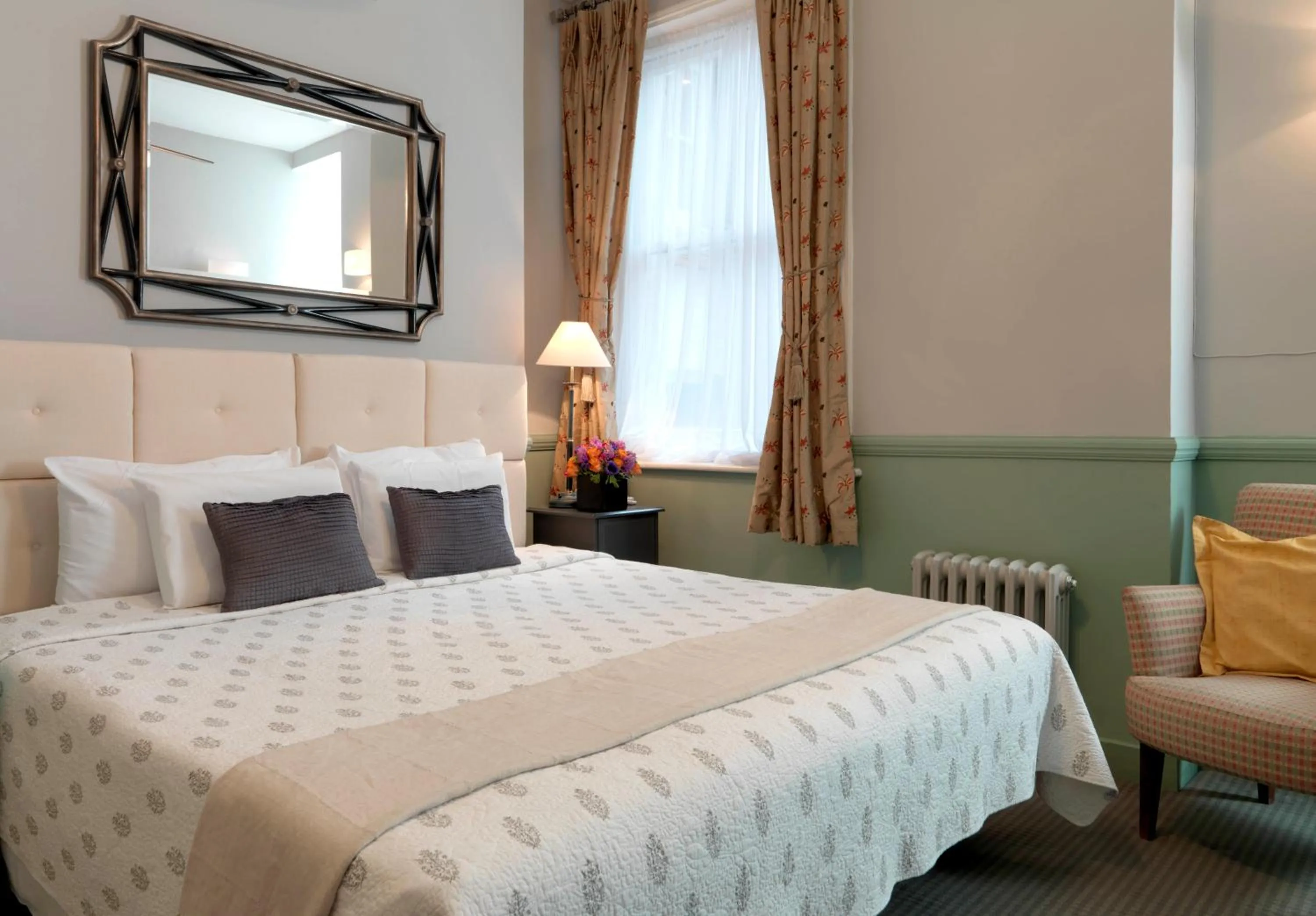 Bed in Fielding Hotel