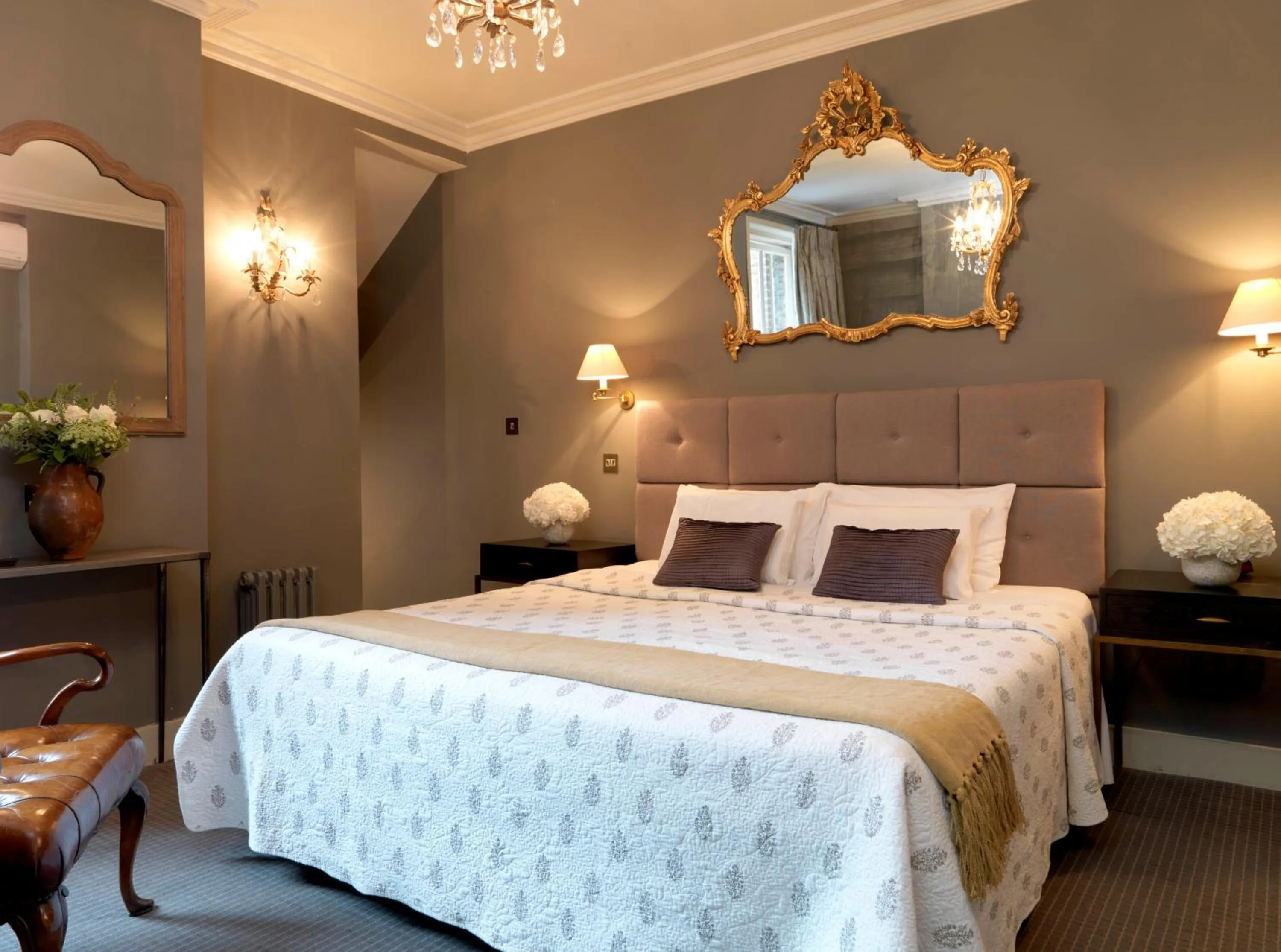 Photo of the whole room, Bed in Fielding Hotel