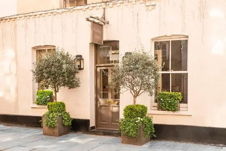 Property building in Fielding Hotel Property building in Fielding Hotel