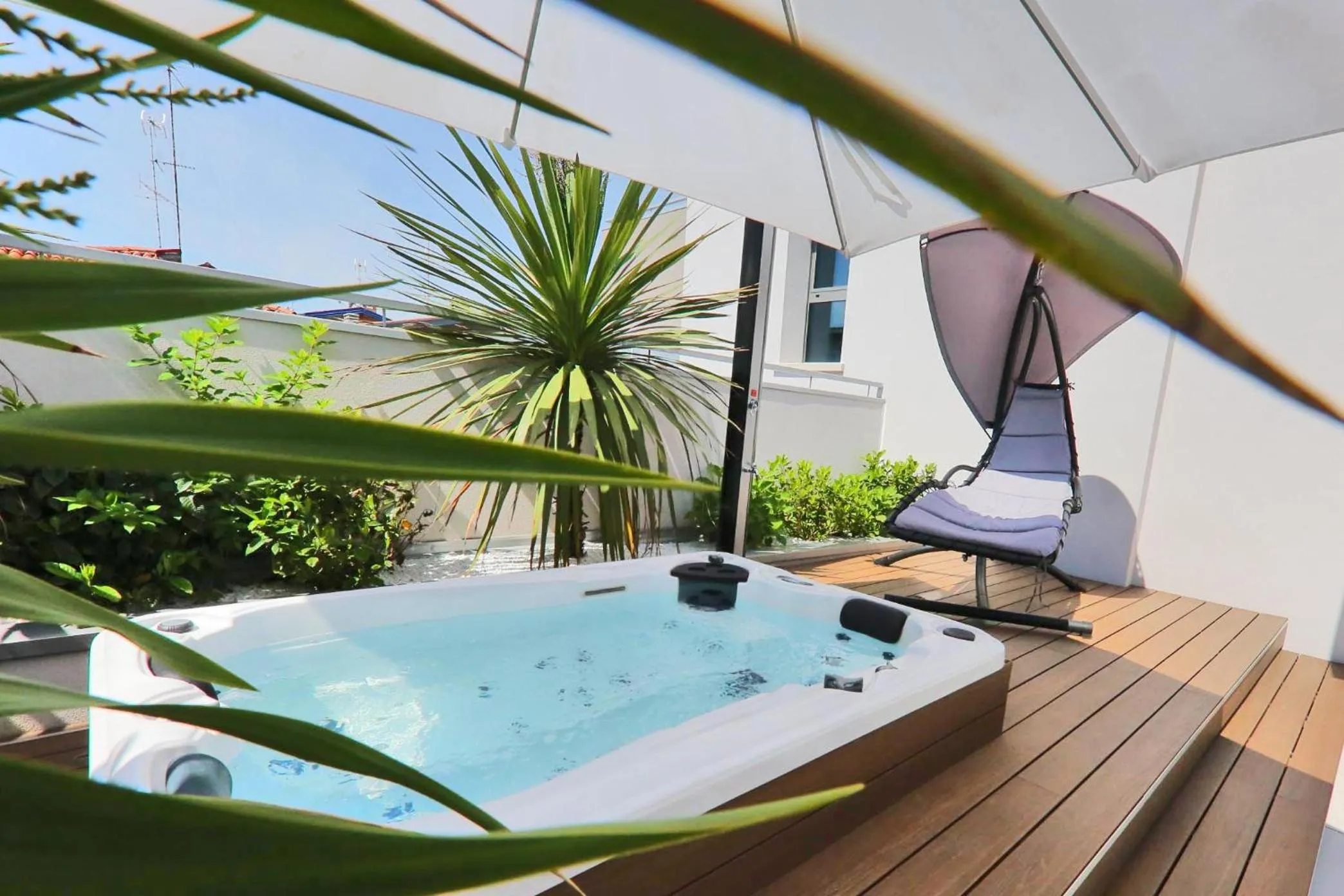 Hot Tub in Ninfea Wellness & Spa Residence