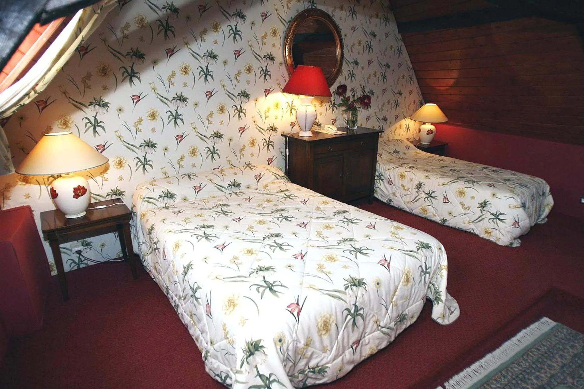 Photo of the whole room, Bed in Auberge Du Bon Fermier
