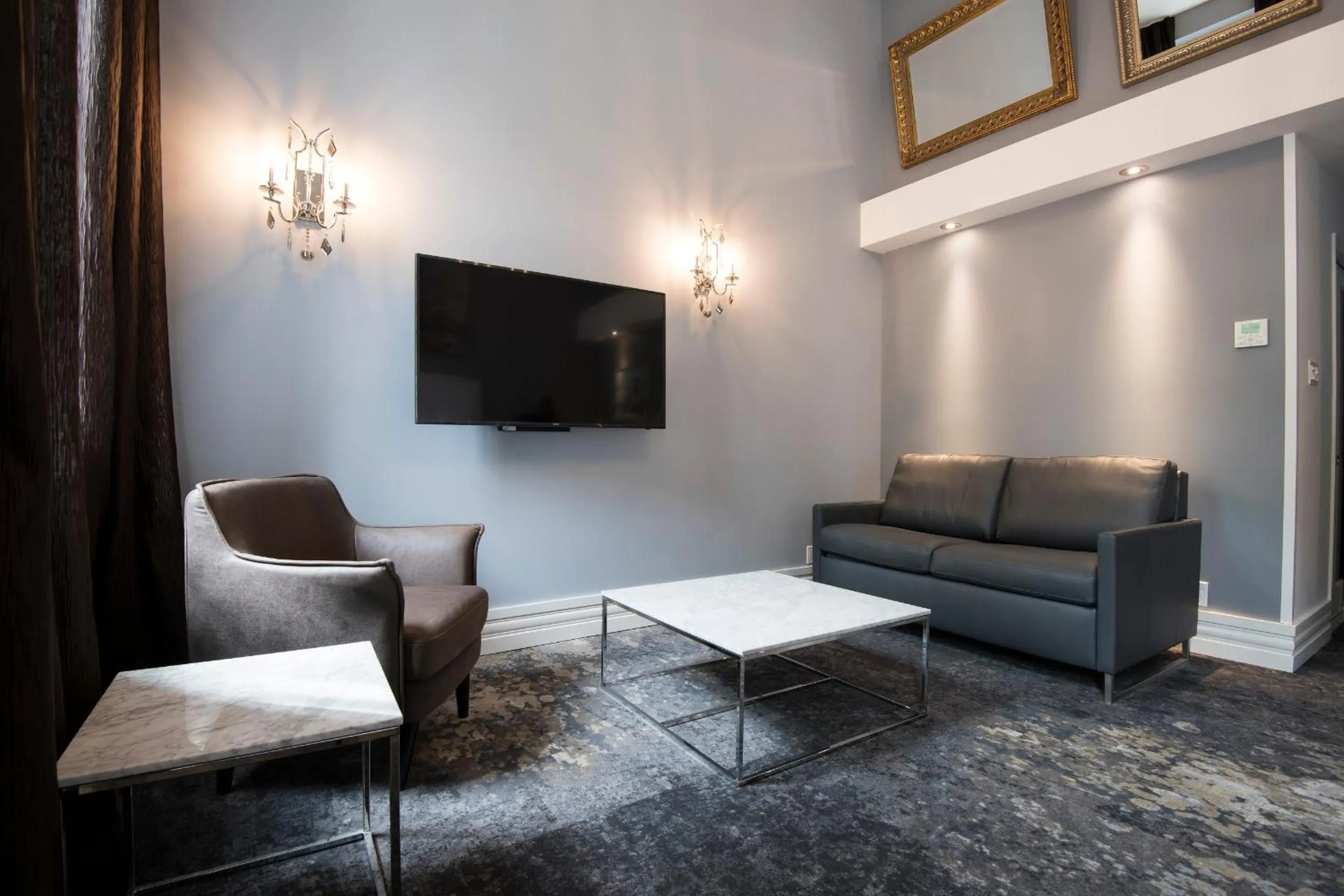 TV and multimedia in Hotel Manoir Morgan