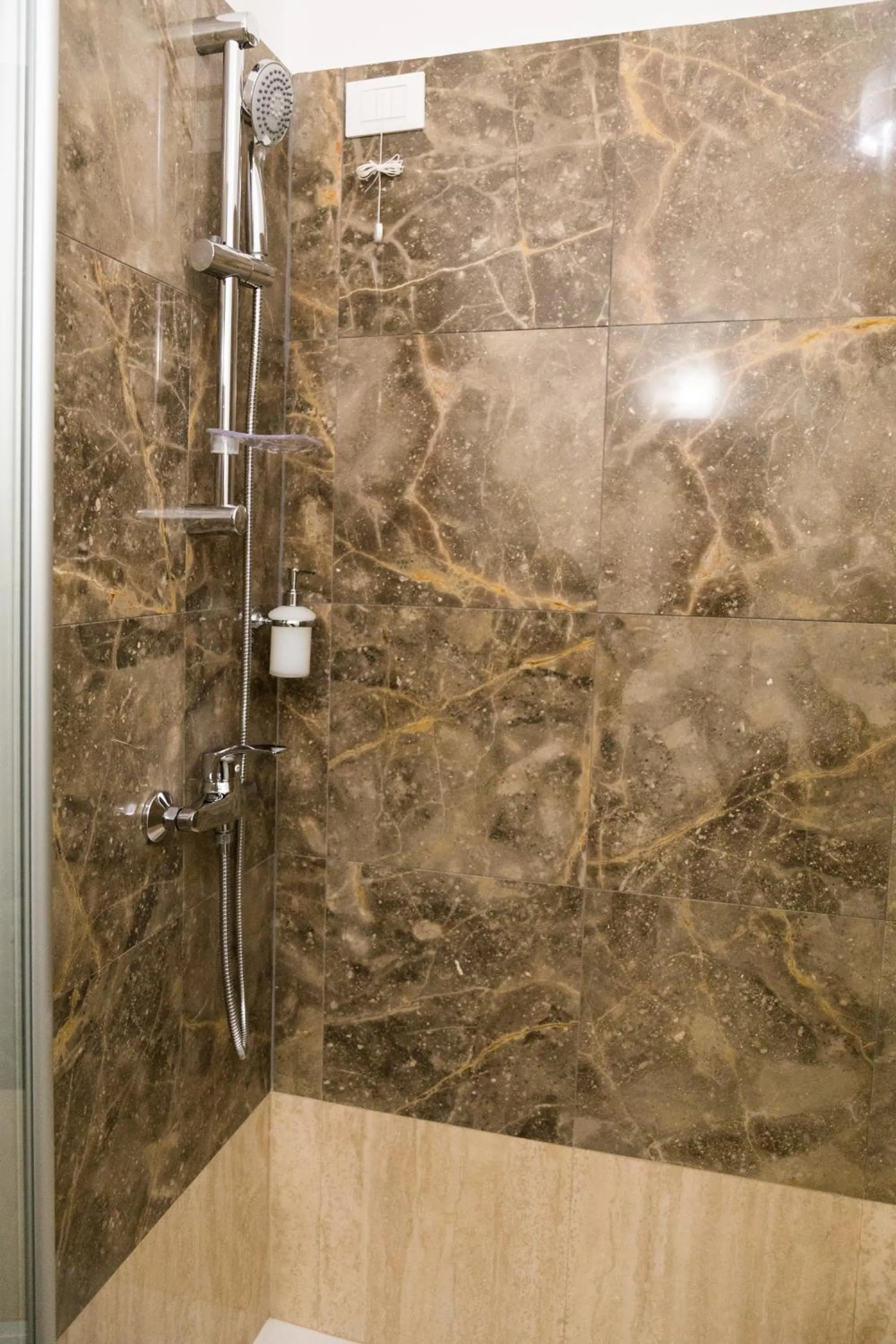 Shower in Palazzo Massari