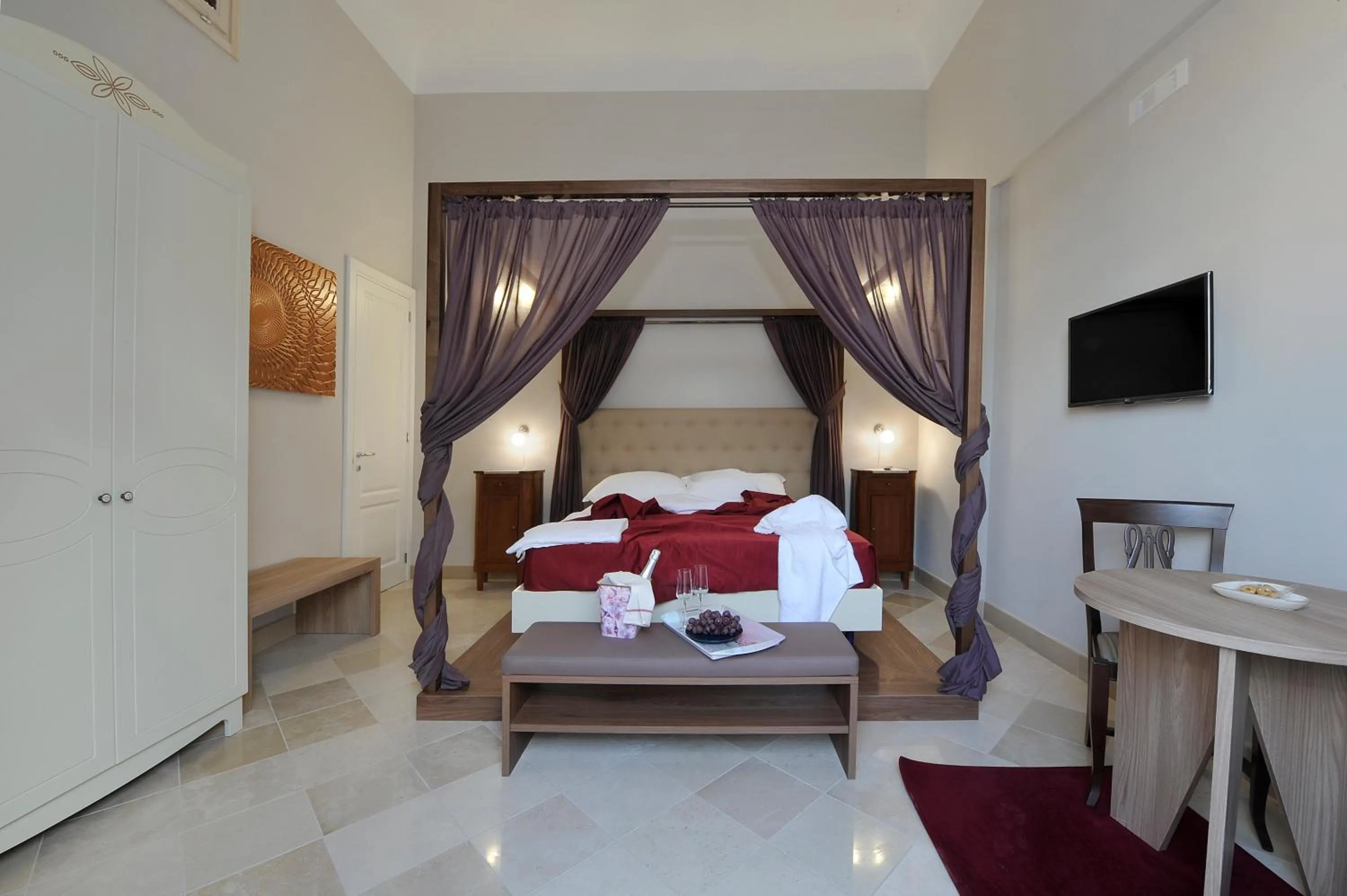 Photo of the whole room, Bed in Palazzo Massari