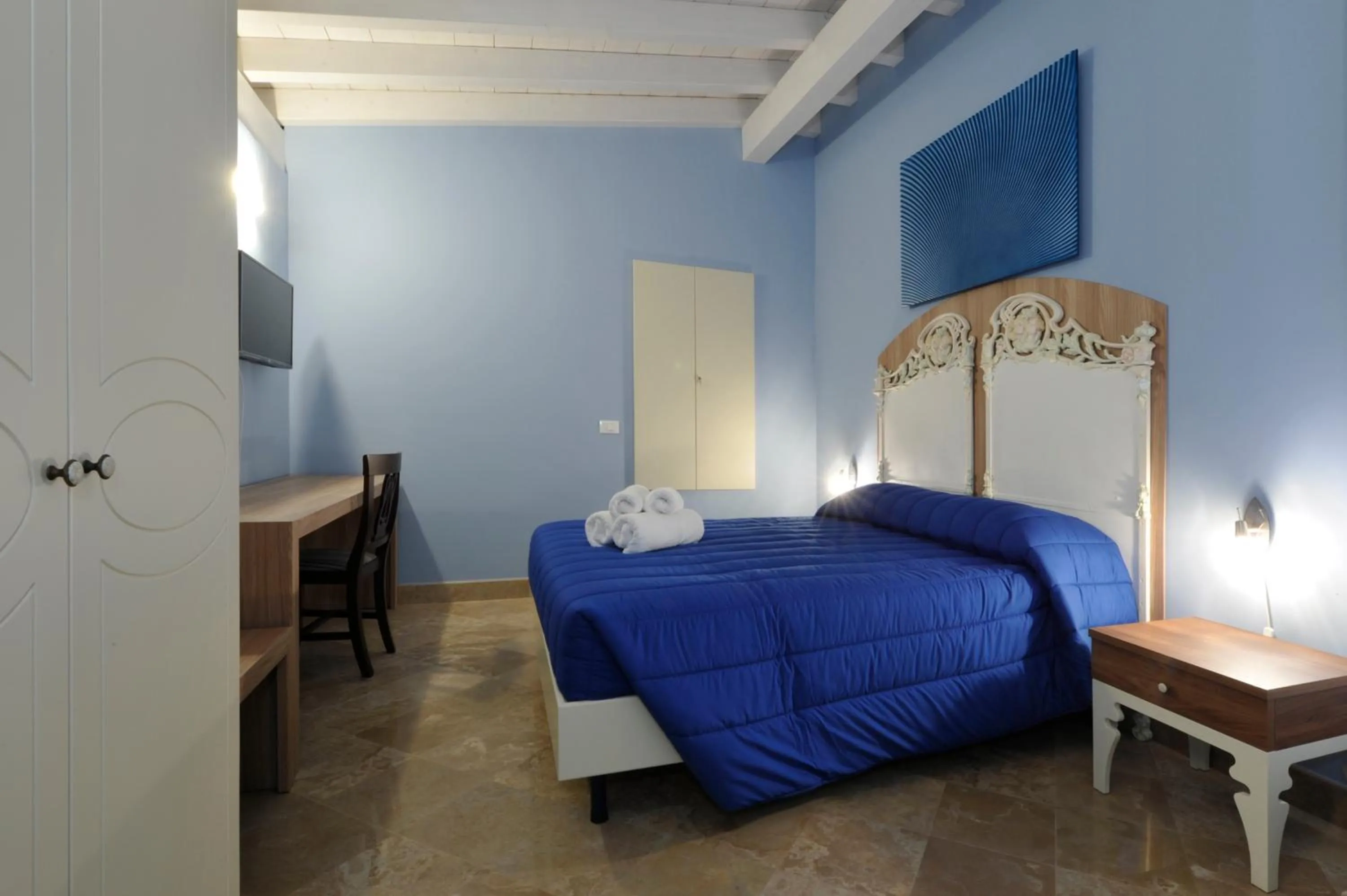 Photo of the whole room, Bed in Palazzo Massari