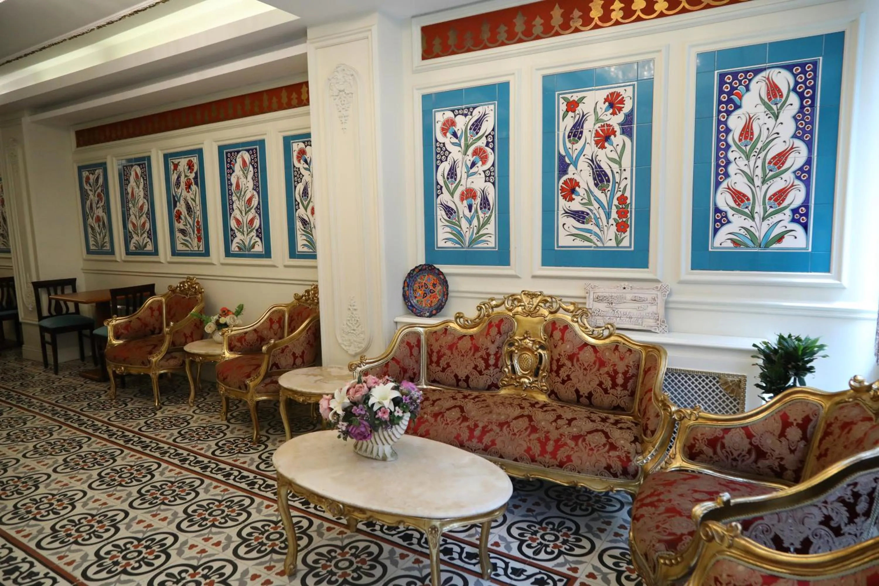 Lobby or reception in Best Town Hotel