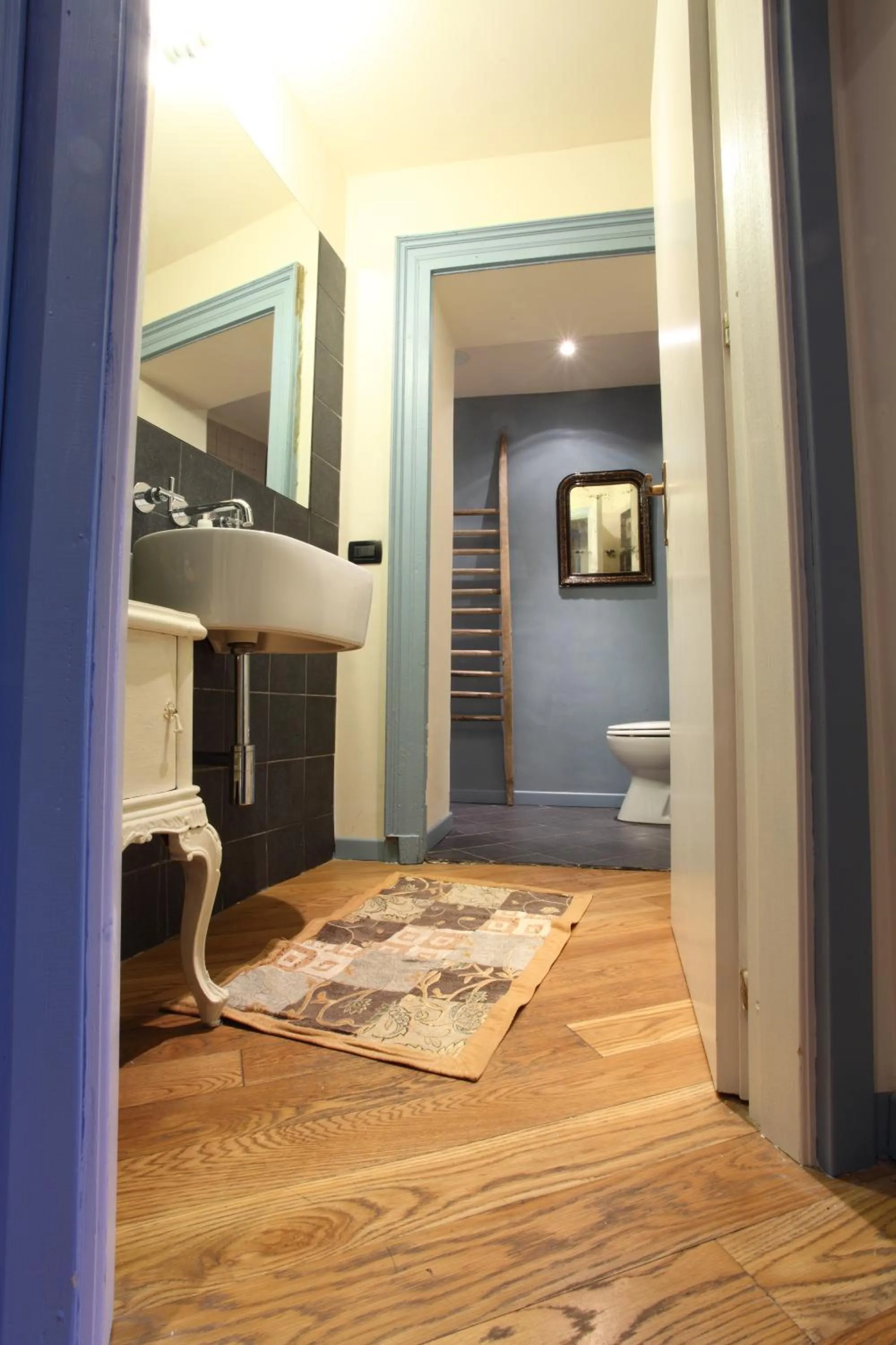 Bathroom in Colazione in Piazza Castello