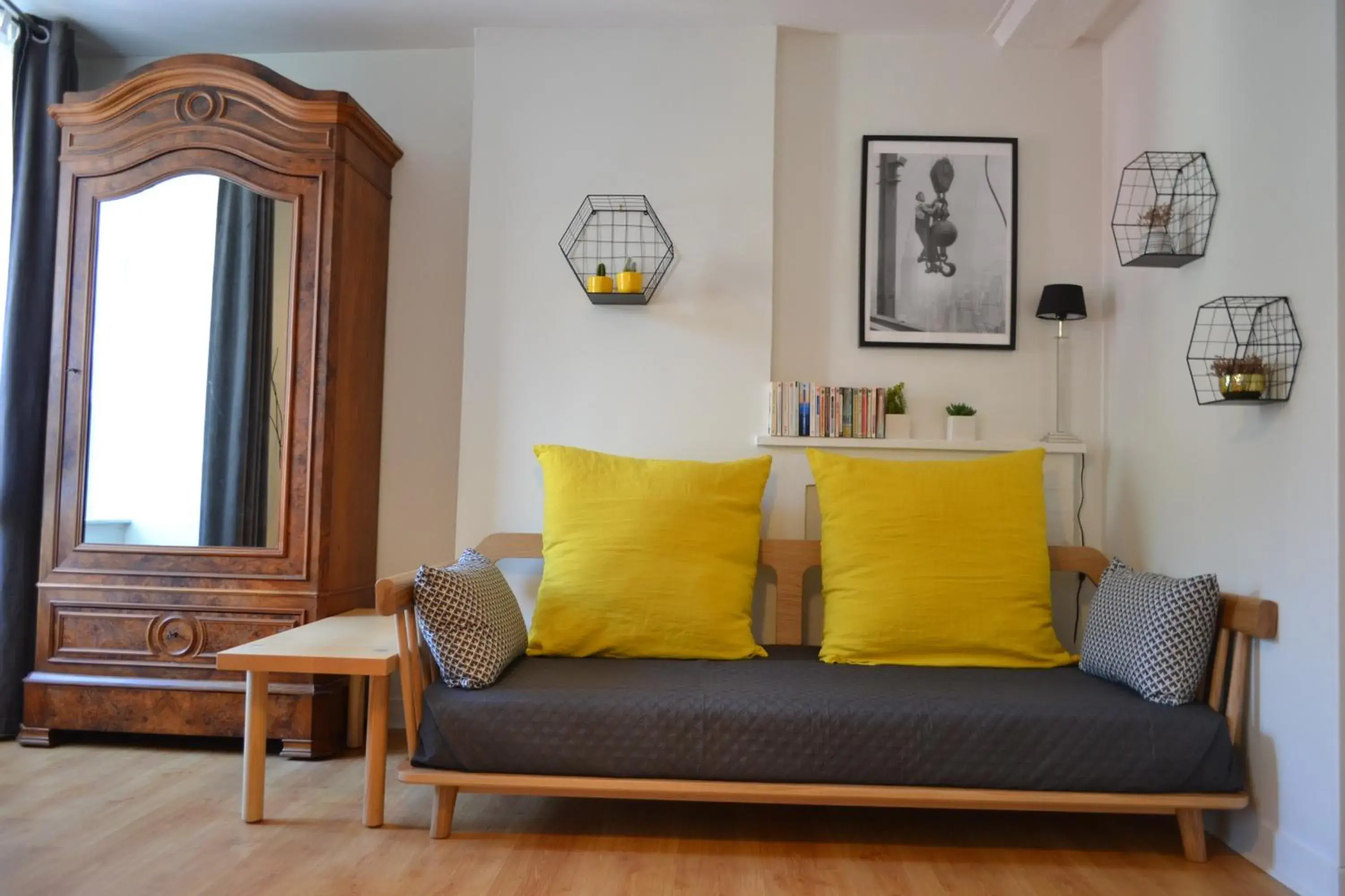 Standard Triple Room in La Maison Des Buis Standard Triple Room in La Maison Des Buis