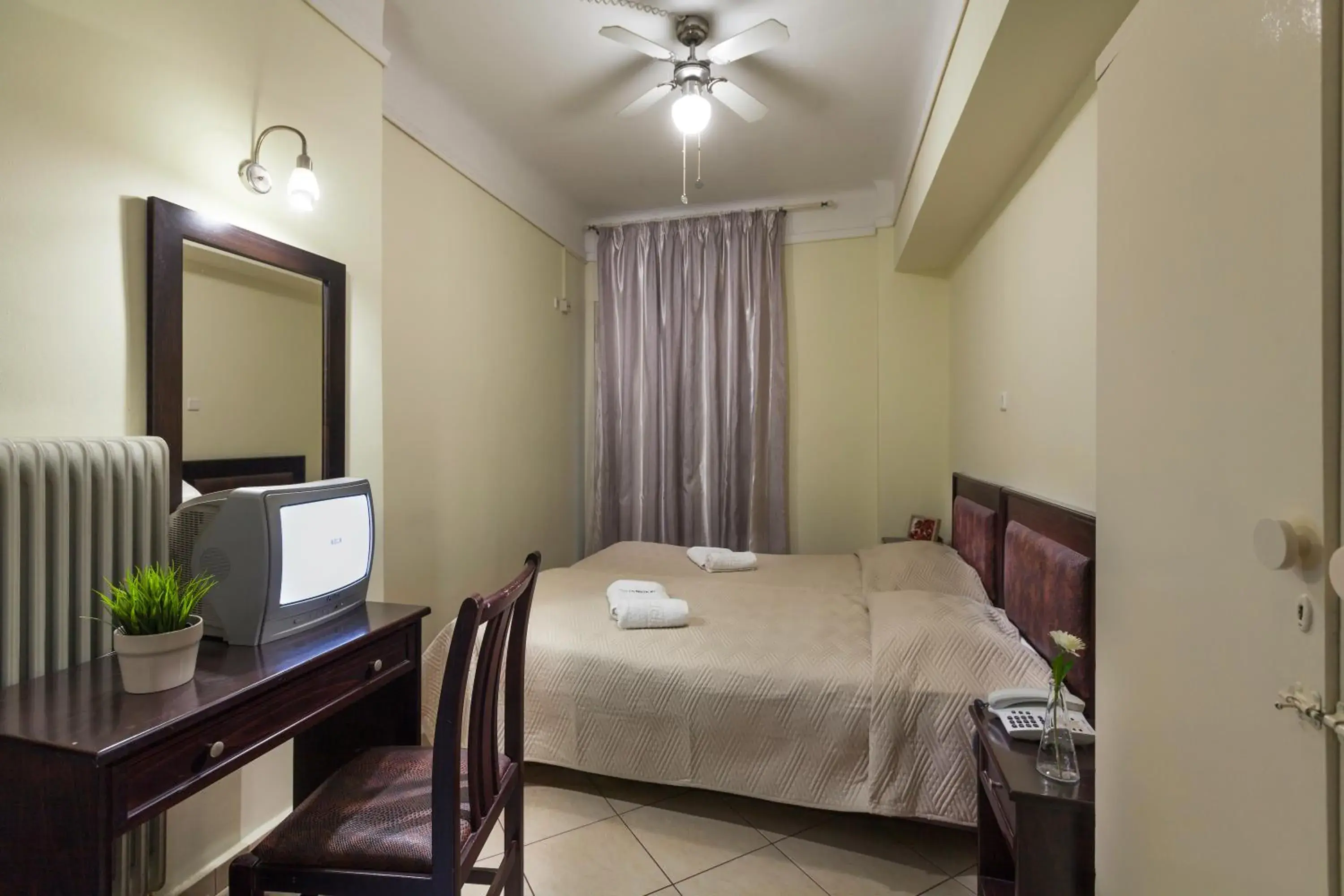 Double or Twin Room with Private Bathroom in Artemision Double or Twin Room with Private Bathroom in Artemision