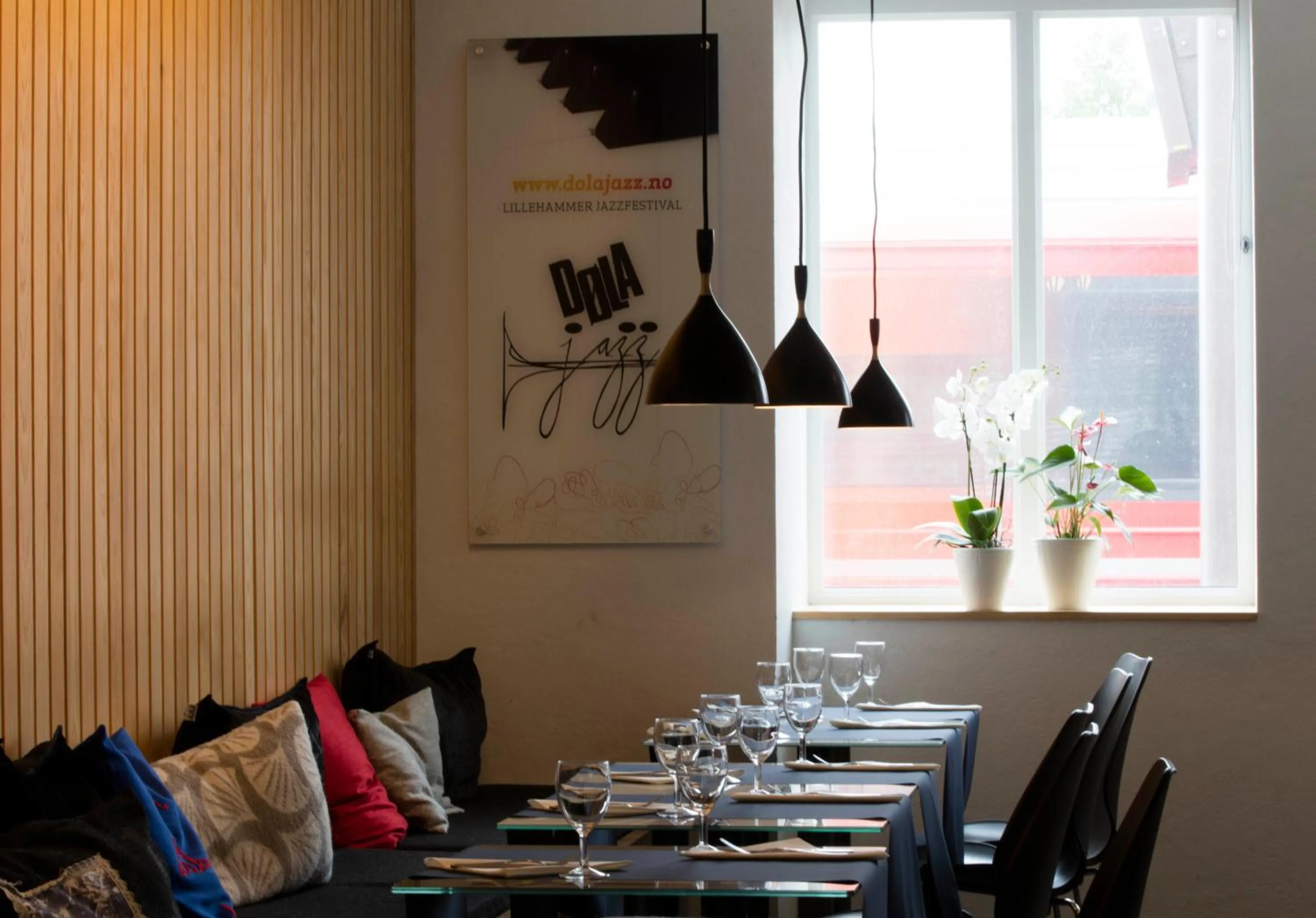 Restaurant/places to eat in Stasjonen Hotel