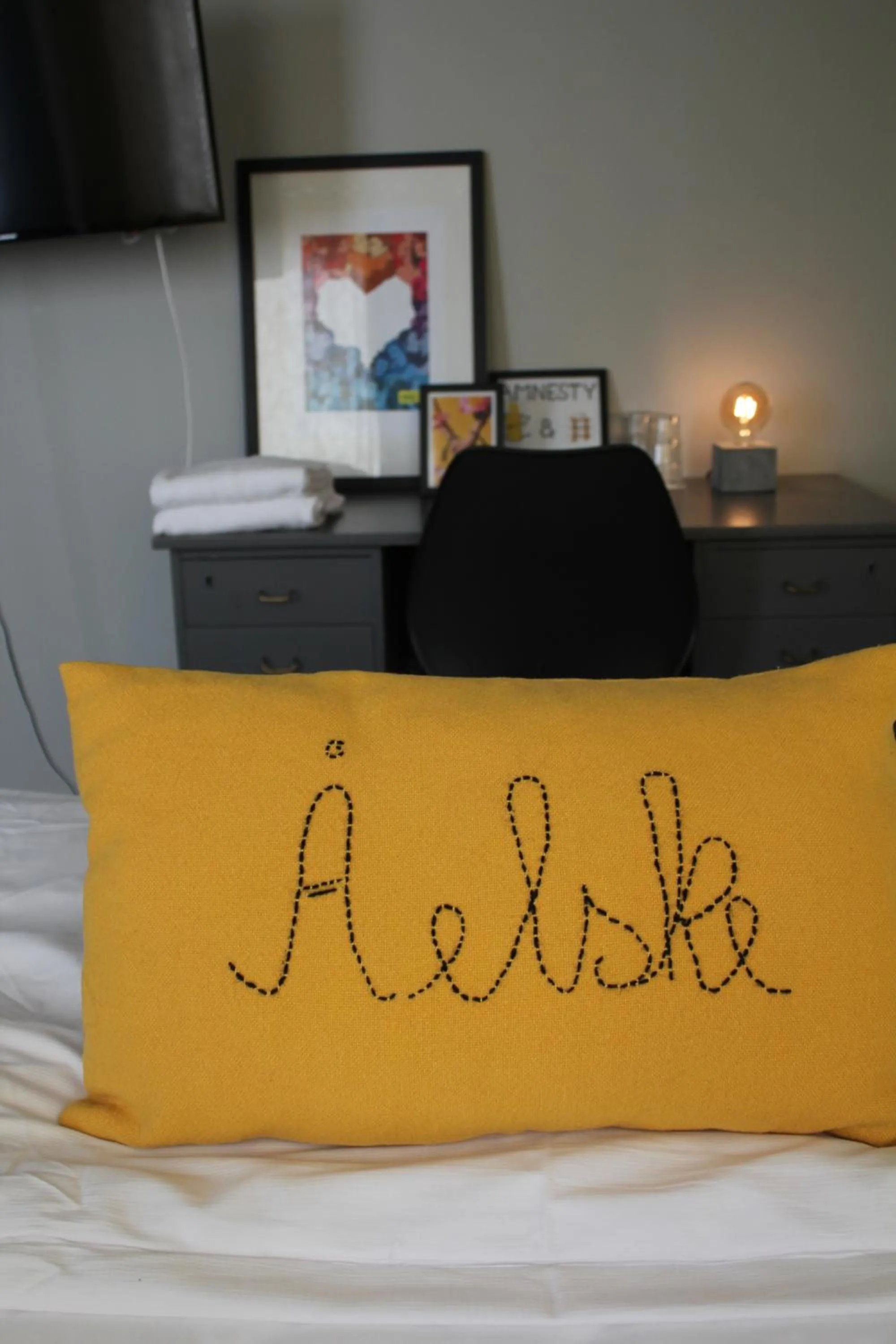 Decorative detail in Stasjonen Hotel