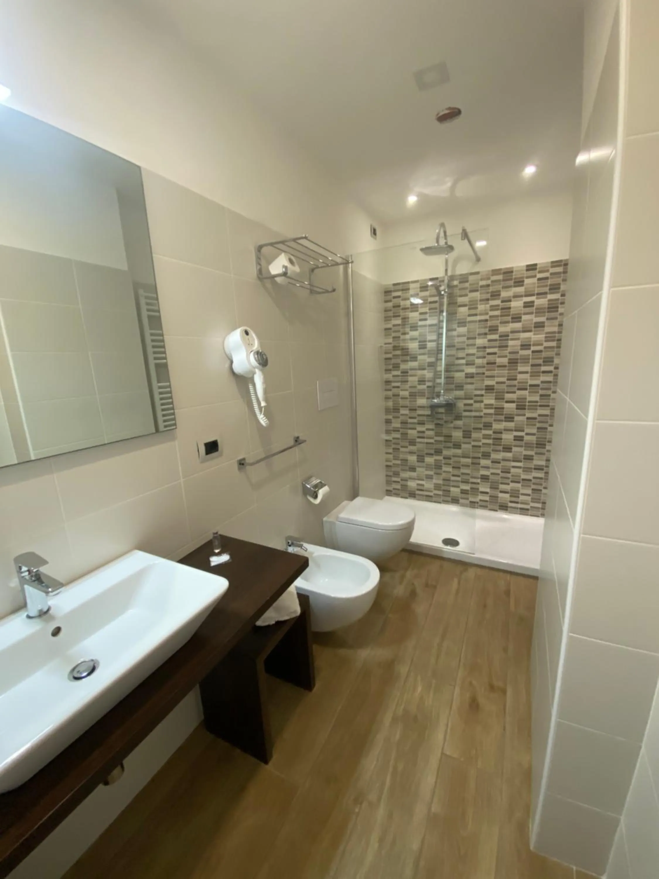 Shower in La Porta del Sole Hotel & Village