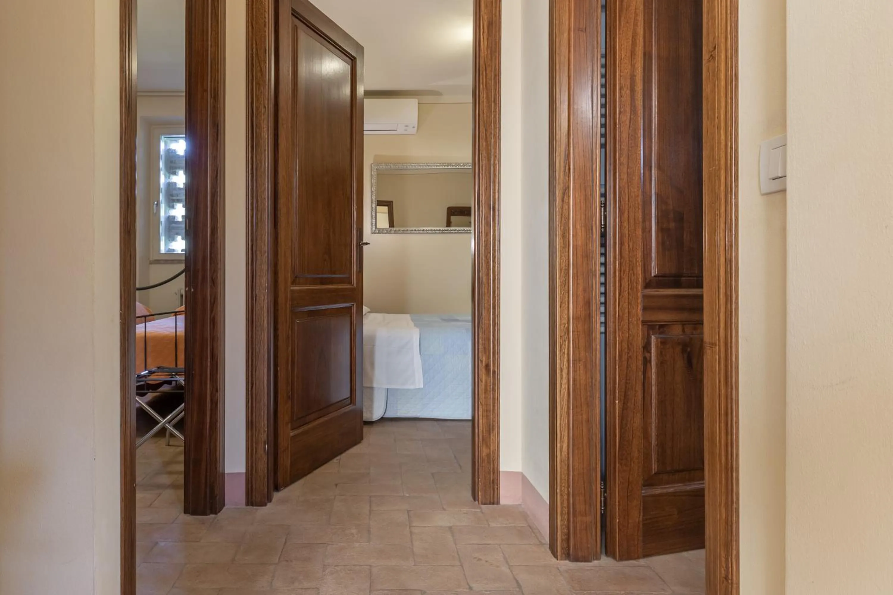 Bathroom, Bed in La Casa Medioevale
