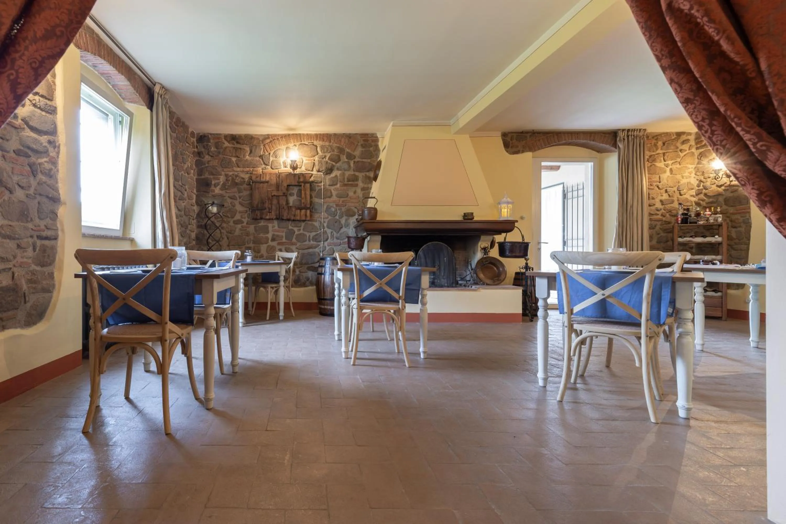 Dining area in La Casa Medioevale