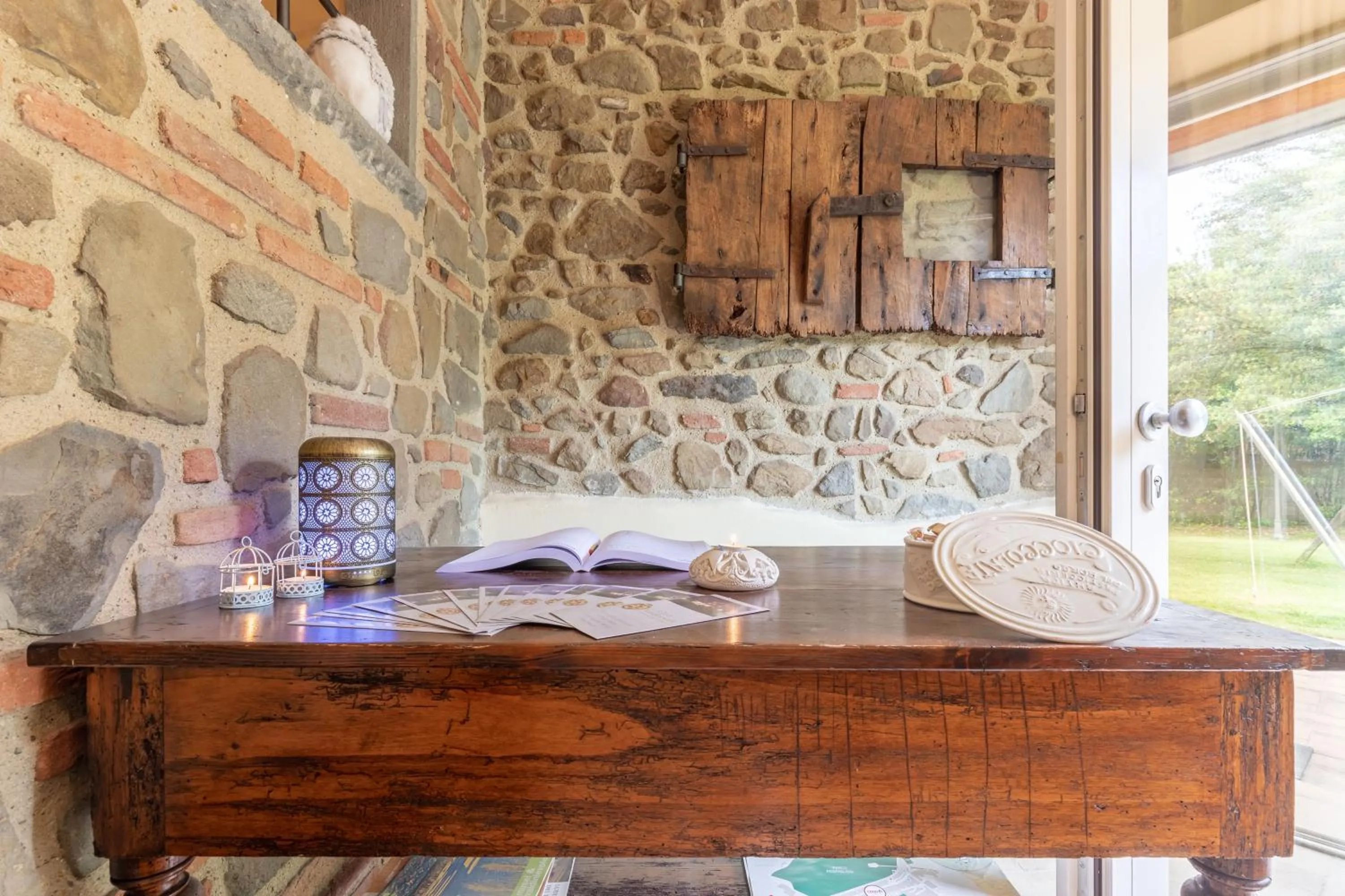 Facade/entrance in La Casa Medioevale