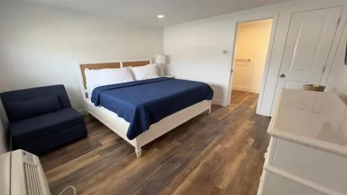 Driftwood Motel
