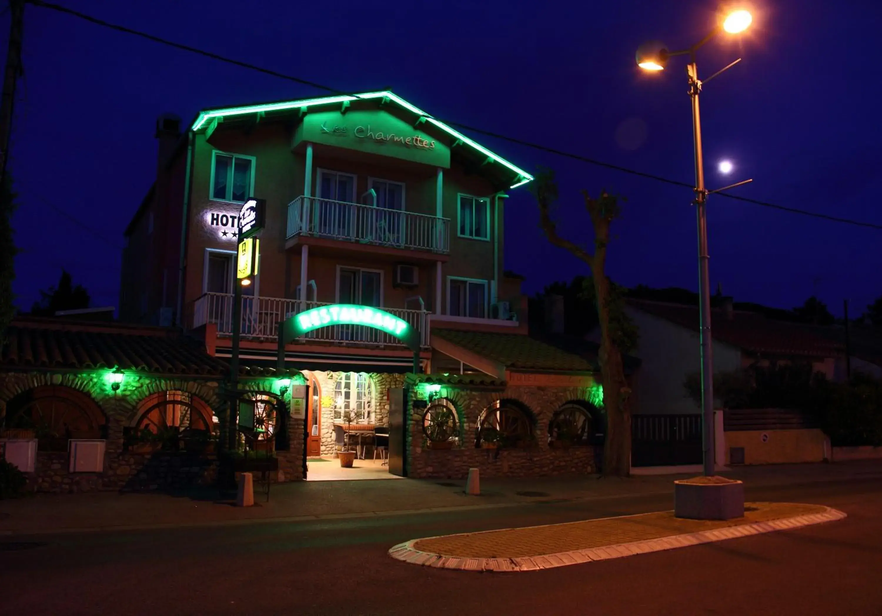 Facade/entrance in Logis Hôtel Restaurant les Charmettes Facade/entrance in Logis Hôtel Restaurant les Charmettes