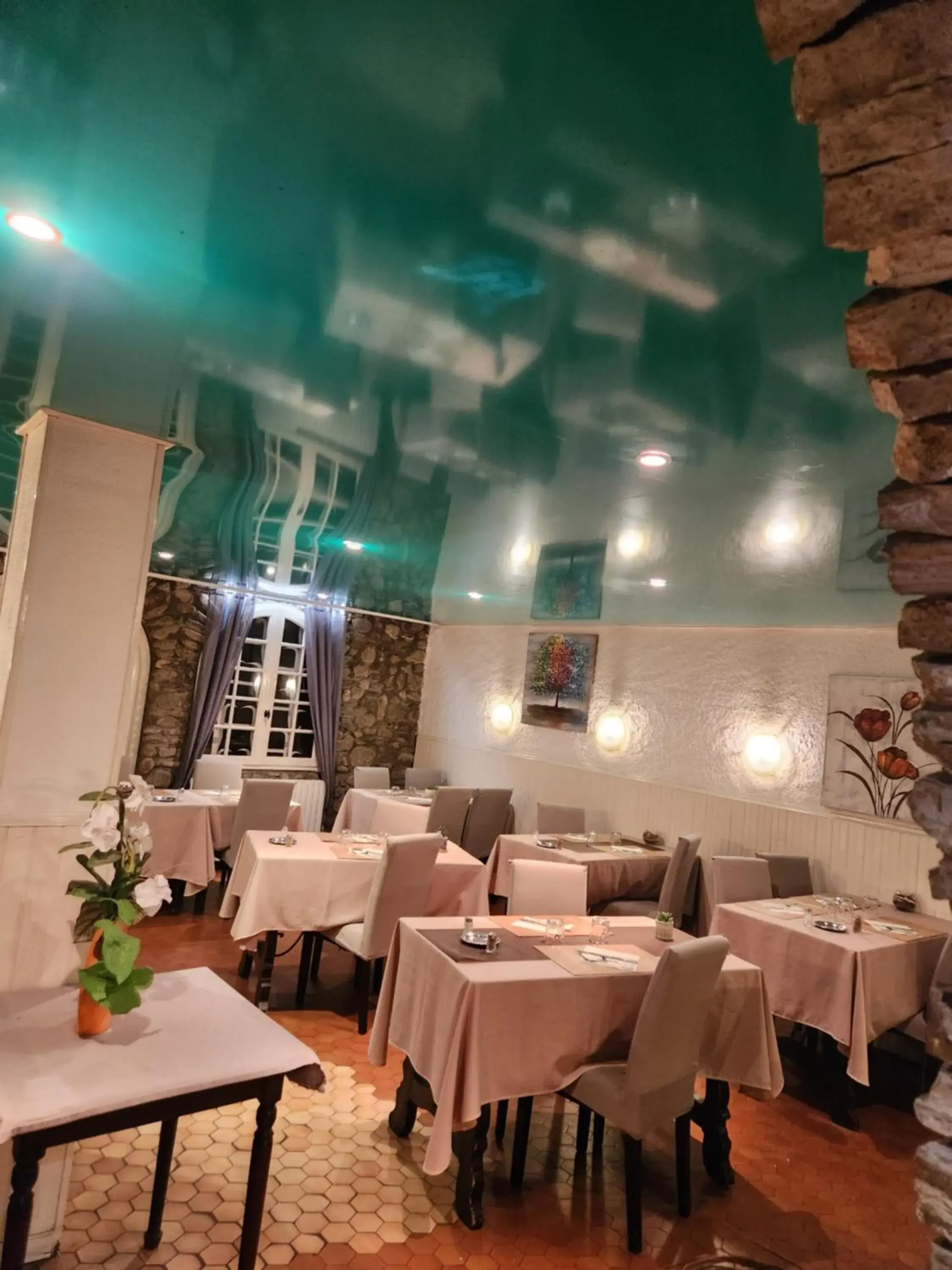 Logis Hôtel Restaurant les Charmettes Logis Hôtel Restaurant les Charmettes