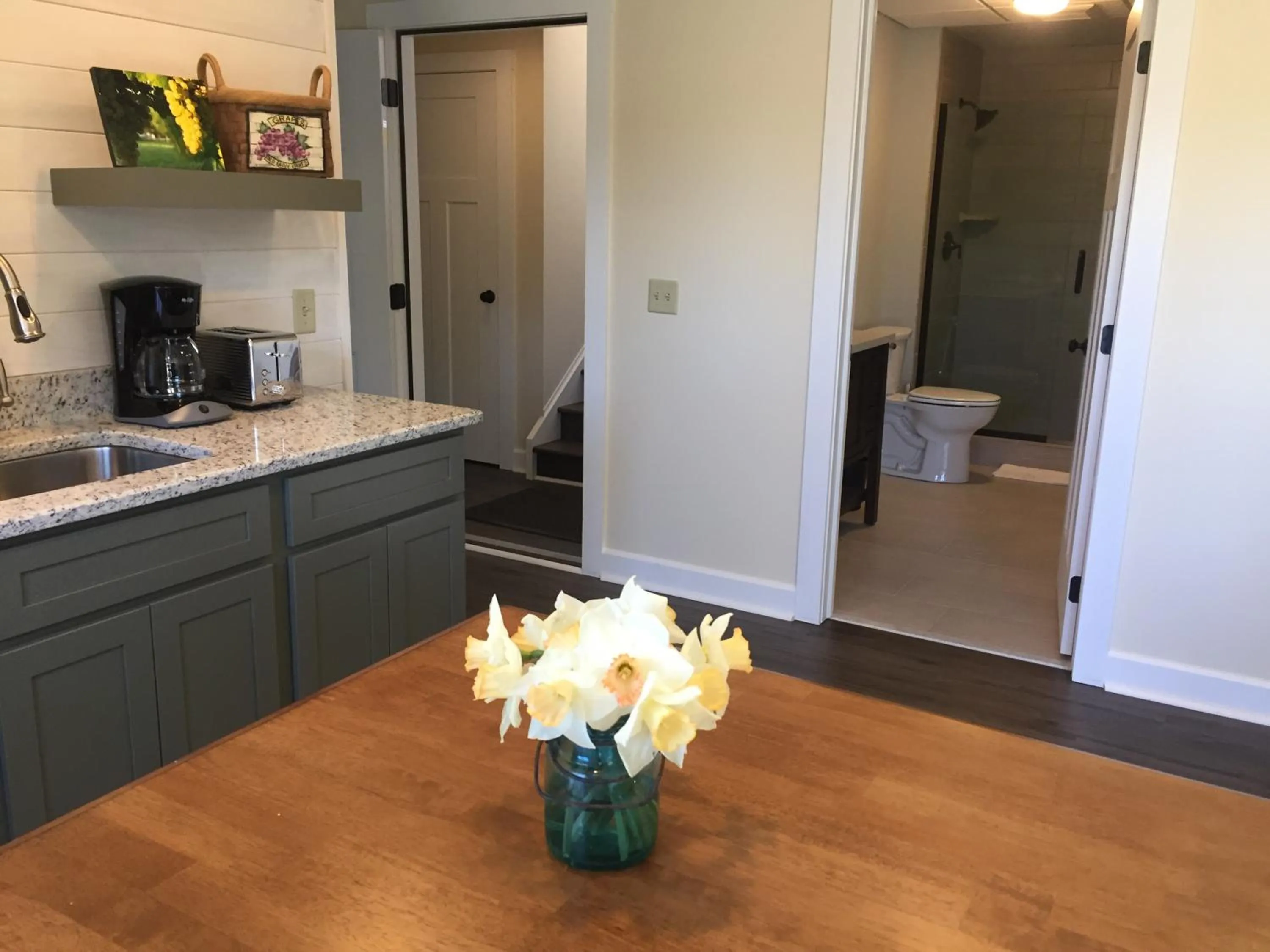 Decorative detail in Vineyard Woods