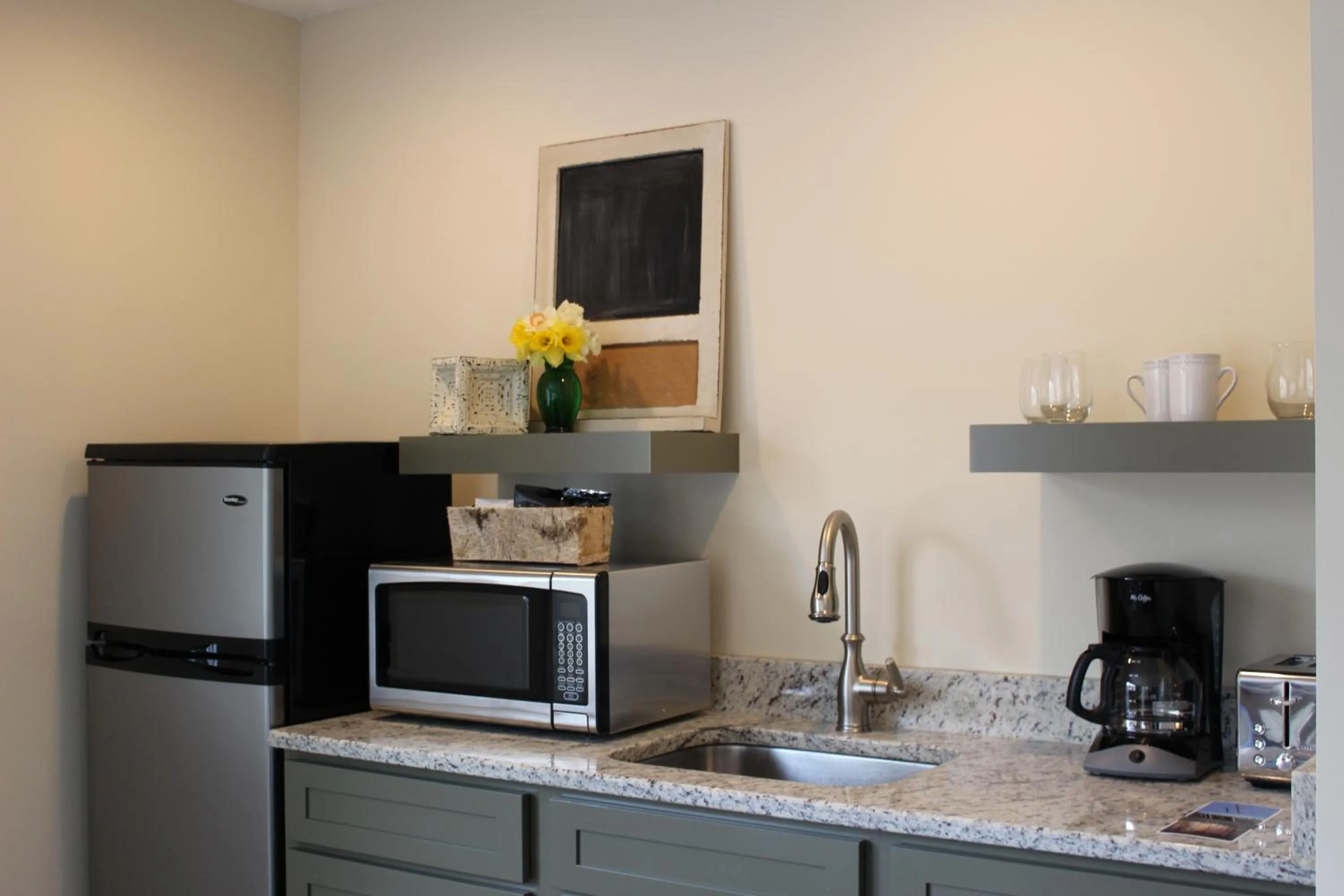 Food and drinks in Vineyard Woods