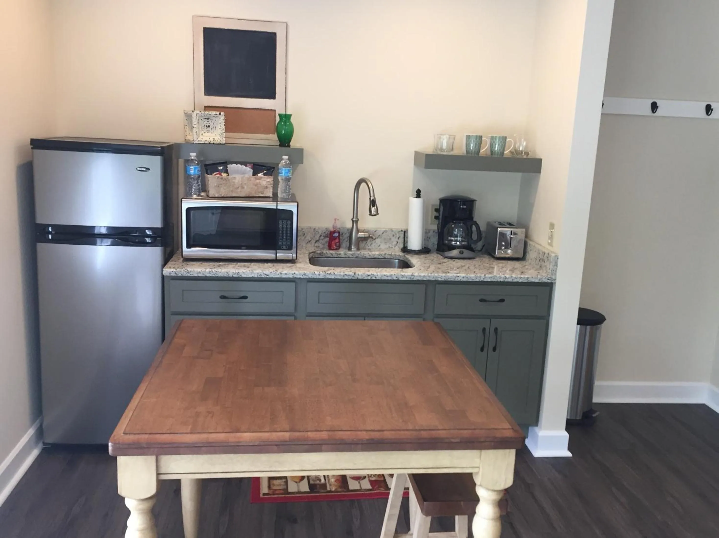 Food and drinks in Vineyard Woods