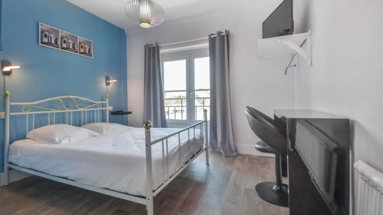 Double Room in Brasserie Michel / Cesar Hotel