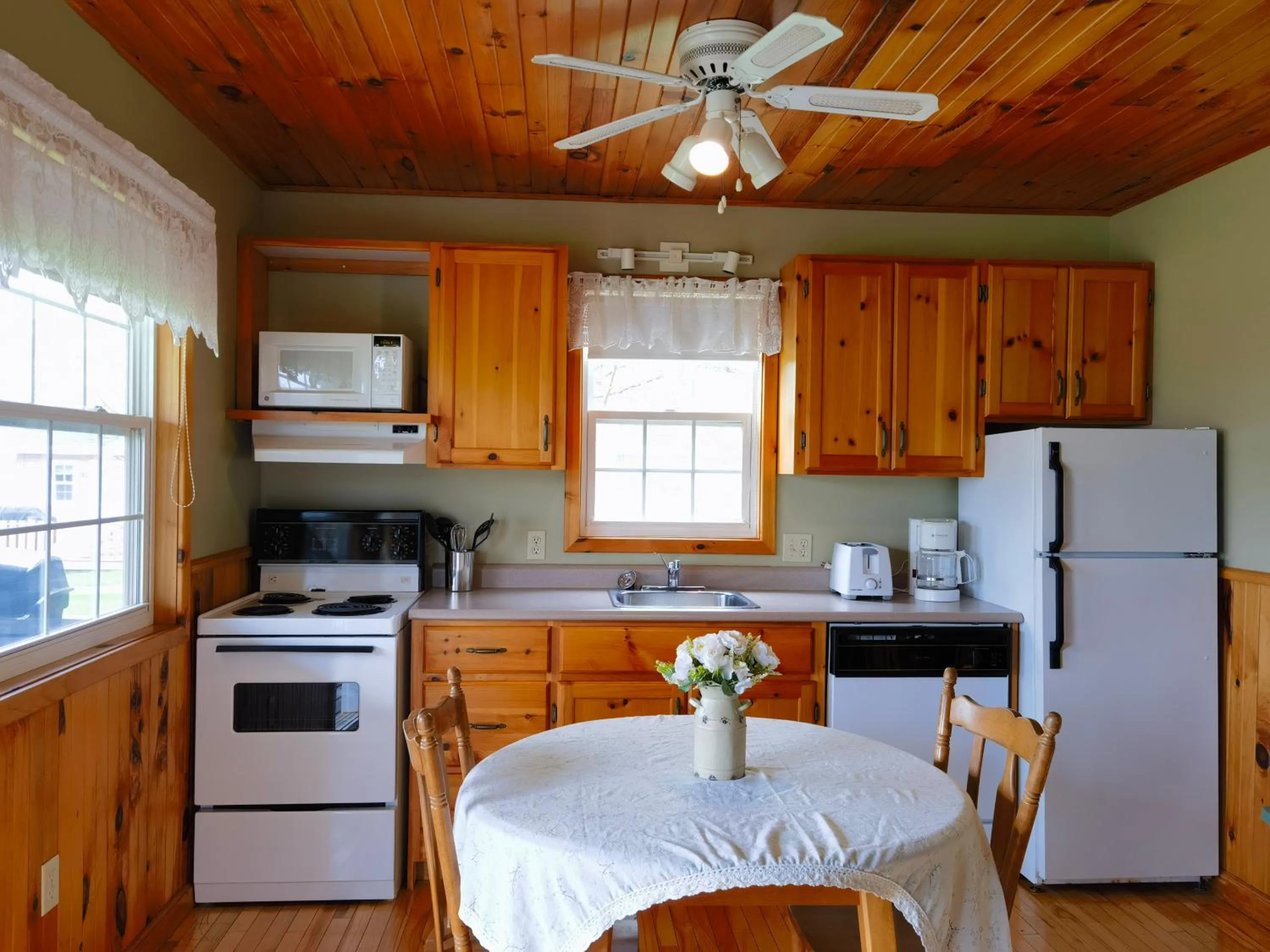 Cavendish Country Inn & Cottages