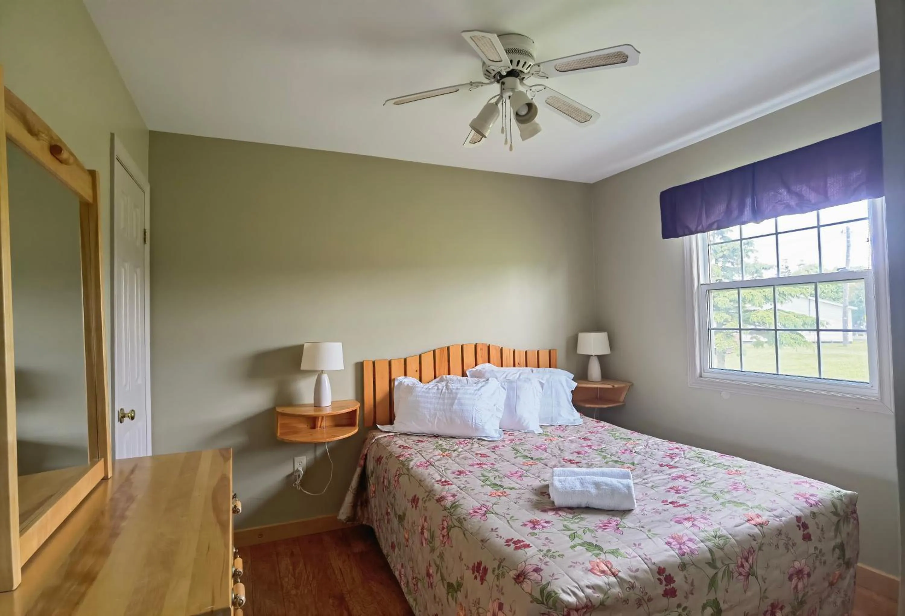 Bed in Cavendish Country Inn & Cottages