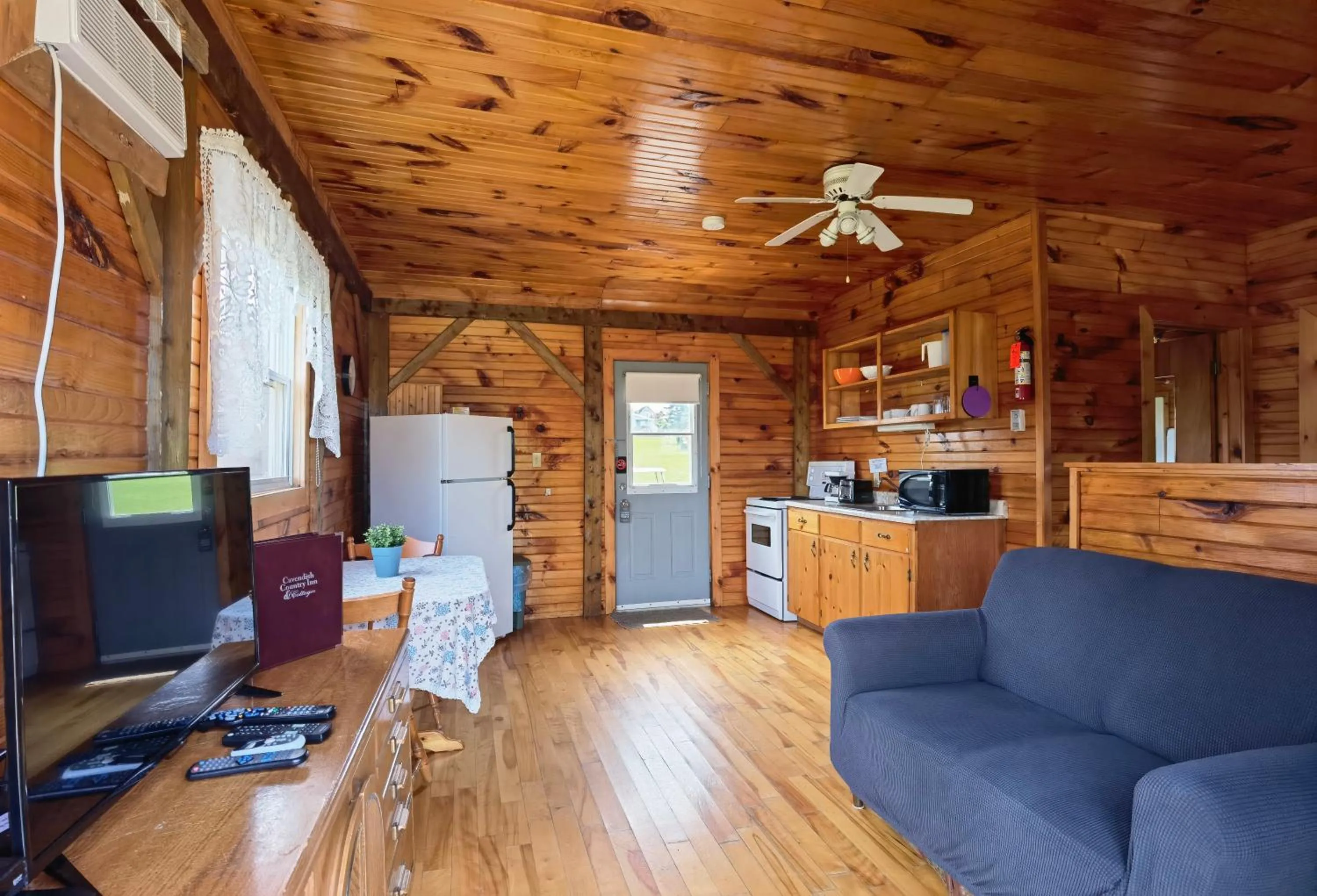 Cavendish Country Inn & Cottages