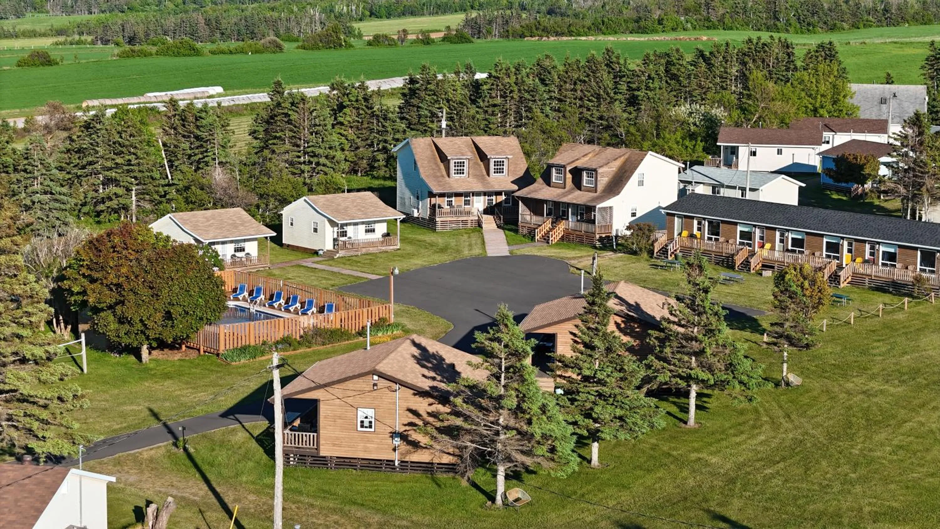 Cavendish Country Inn & Cottages