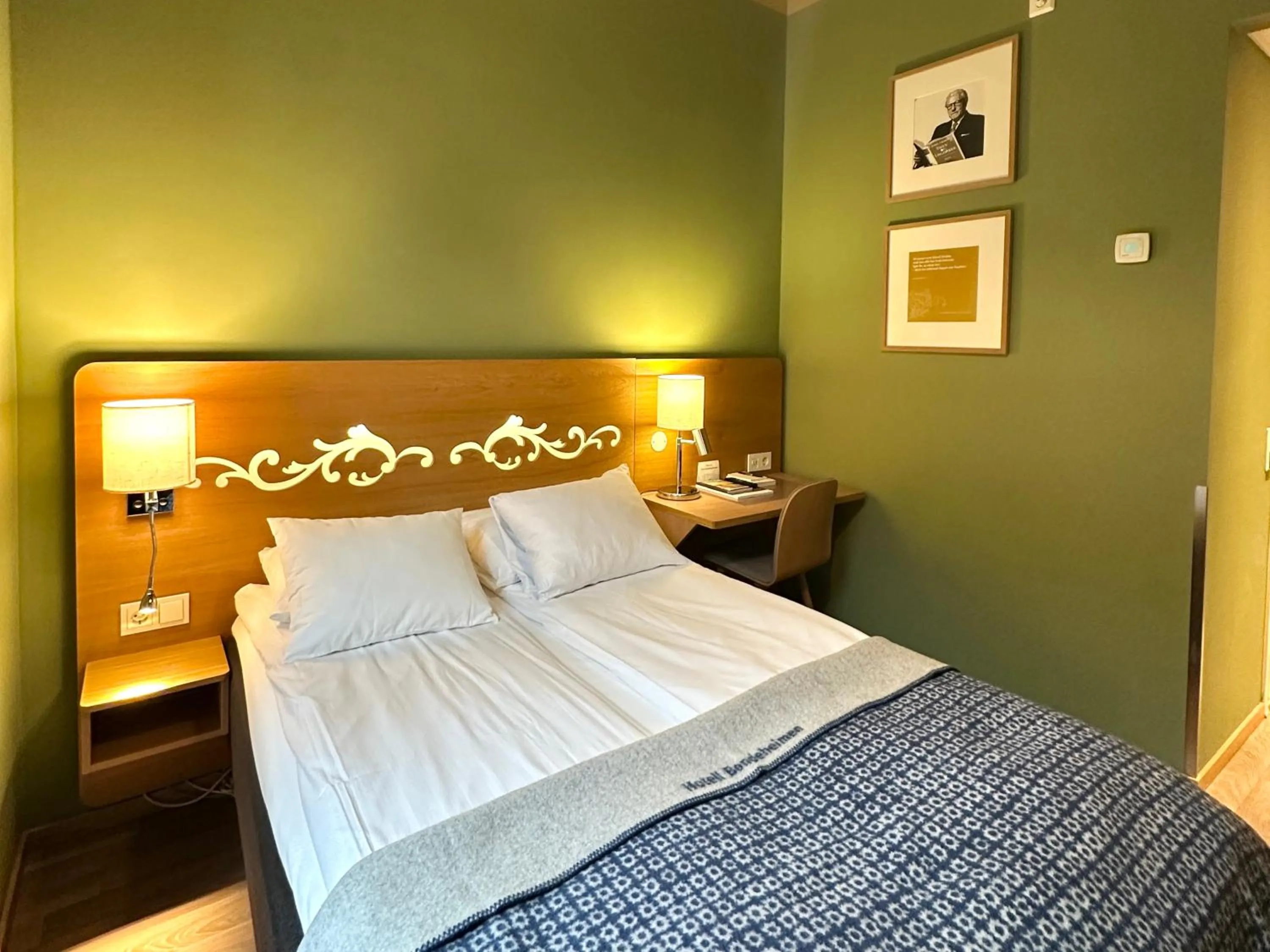 Bed in Hotell Bondeheimen