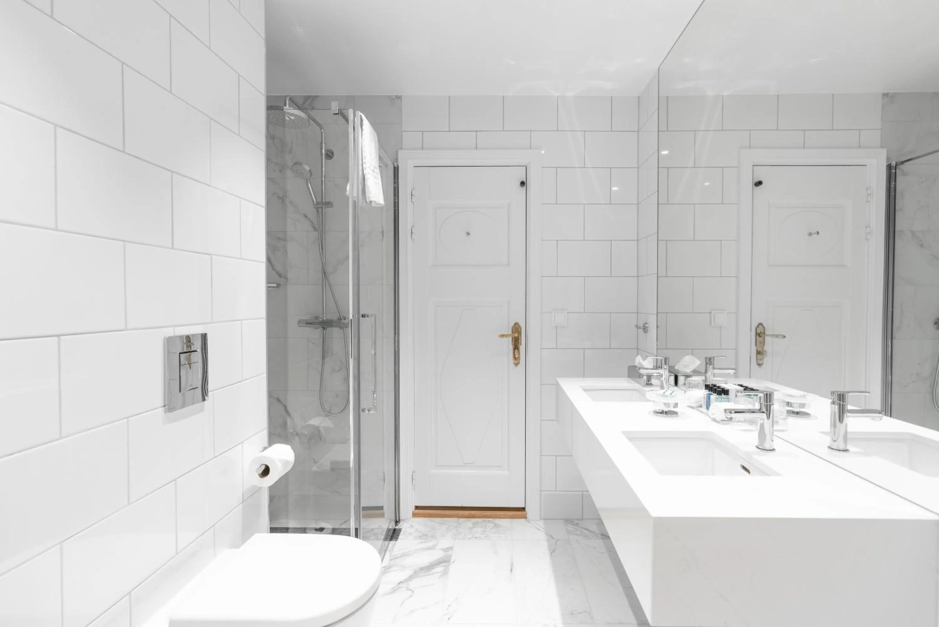 Bathroom in Grand Hotel Oslo