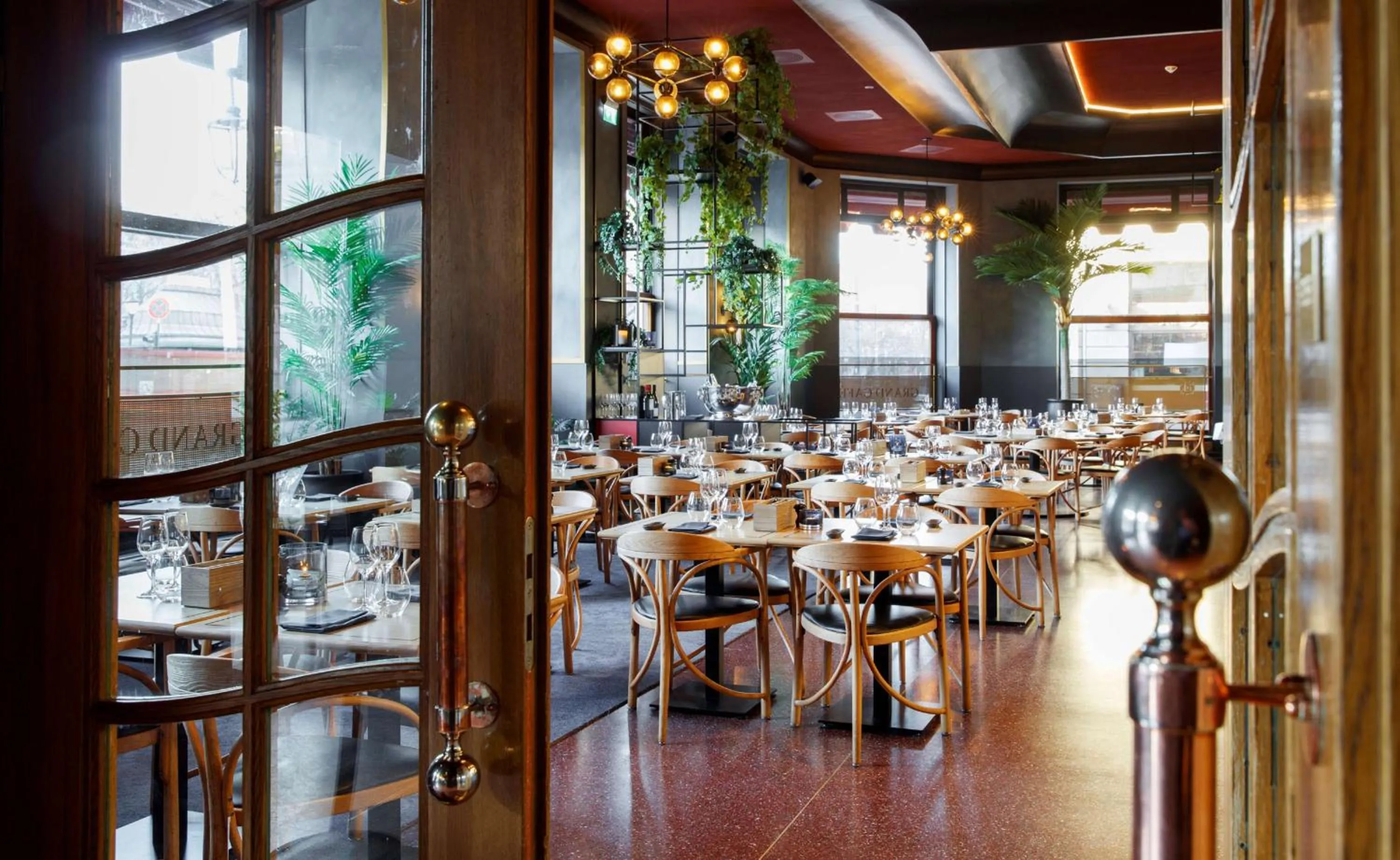 Restaurant/places to eat in Grand Hotel Oslo