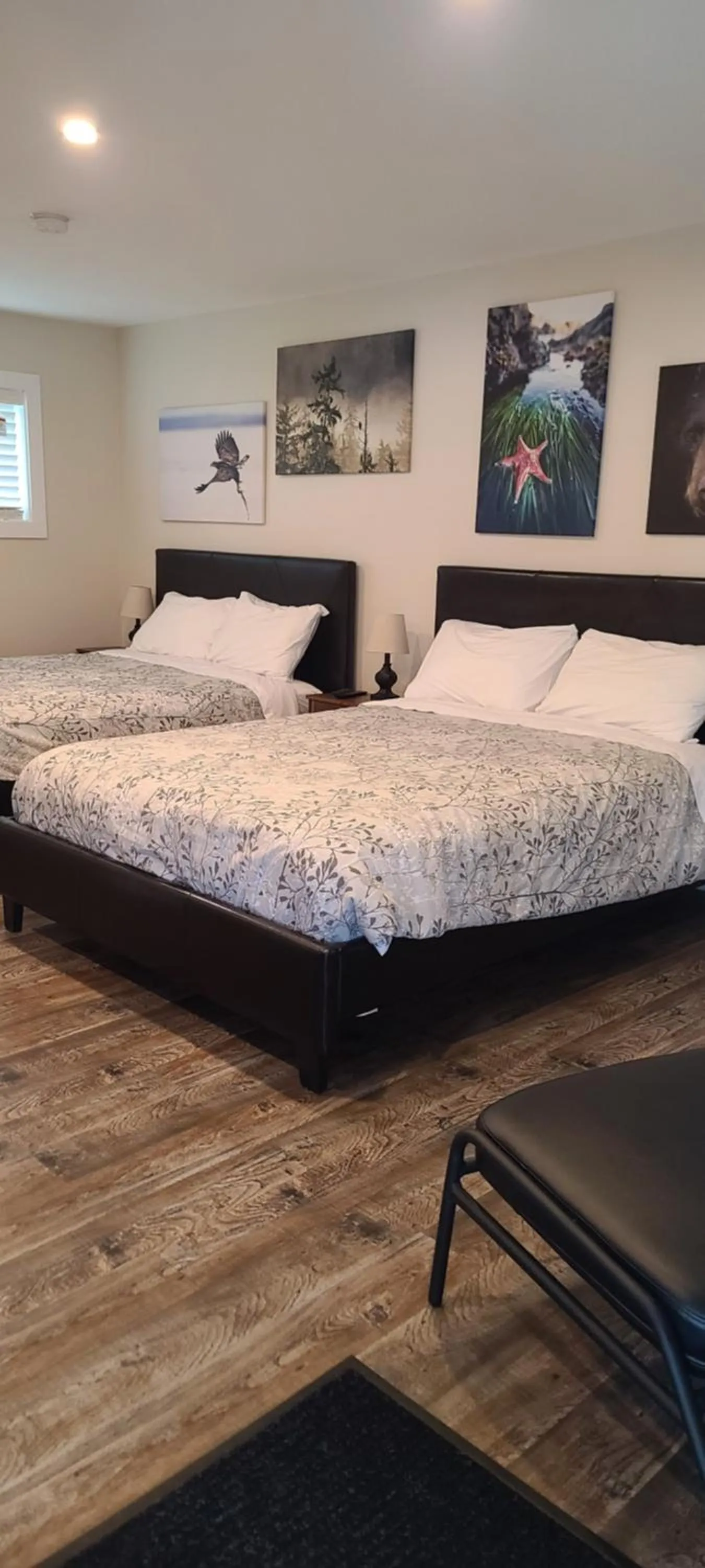 Bed in Meares Vista Inn