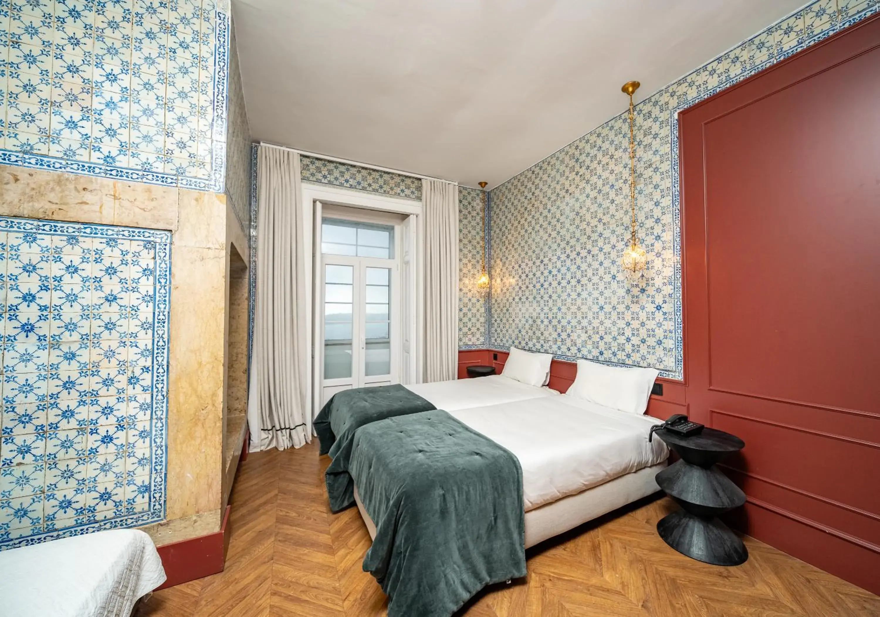 Deluxe Triple Room with Sea View in Pensão Londres Deluxe Triple Room with Sea View in Pensão Londres