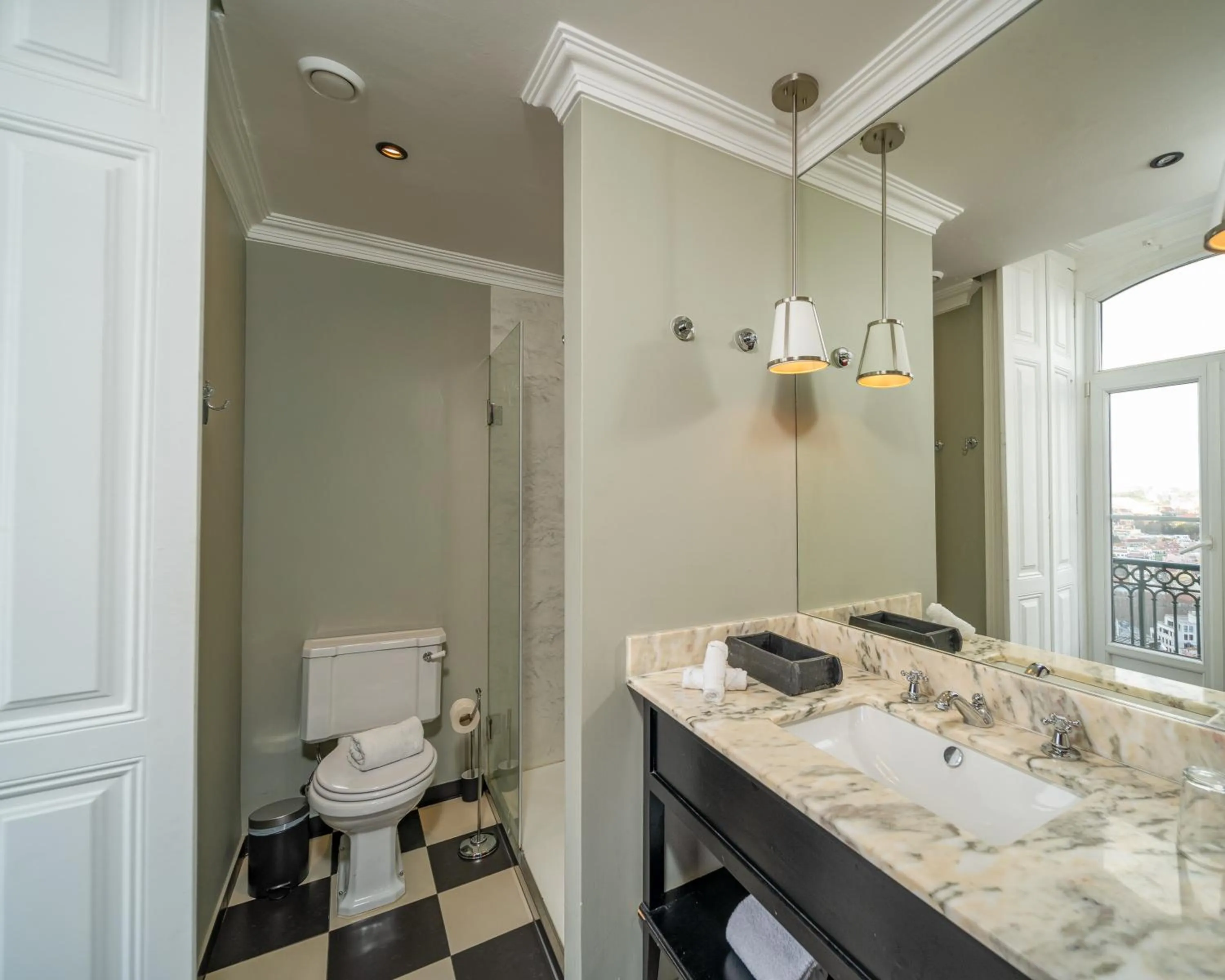 Bathroom in Pensão Londres